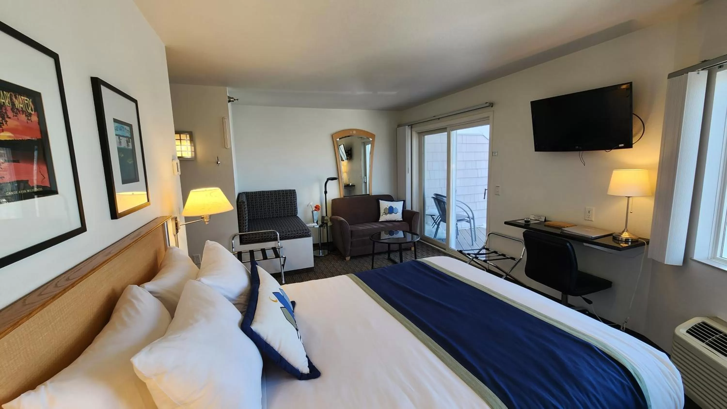 Bed in South Pier Inn