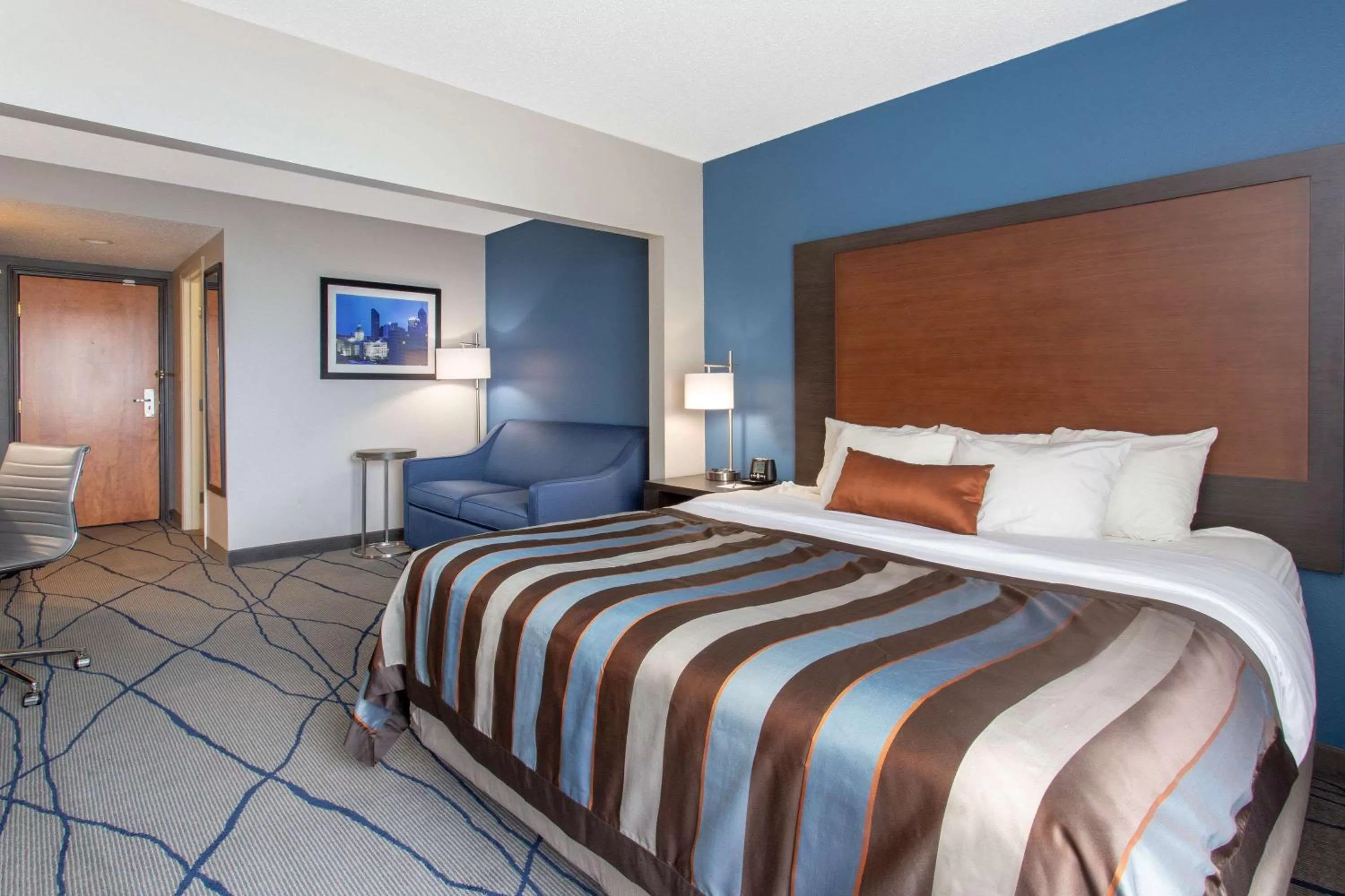 Photo of the whole room, Bed in Wingate by Wyndham Indianapolis Airport Plainfield