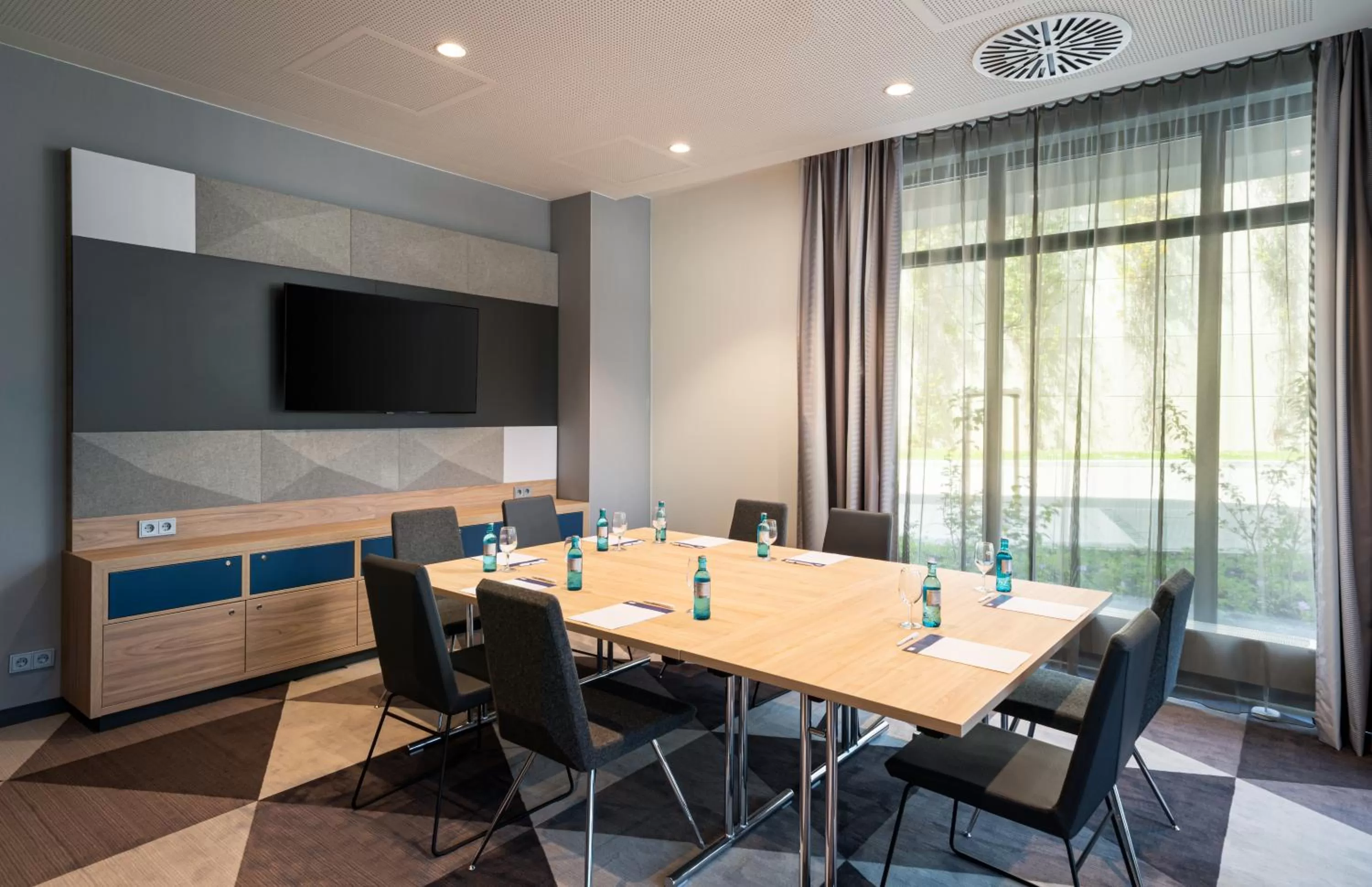 Meeting/conference room in Holiday Inn Express - Rosenheim by IHG