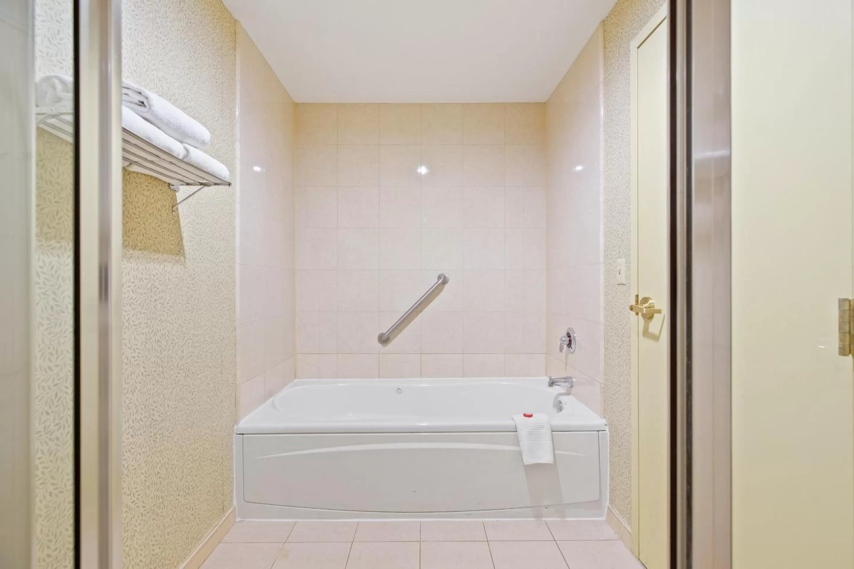 Bathroom in OYO Hotel St Louis Downtown City Center MO