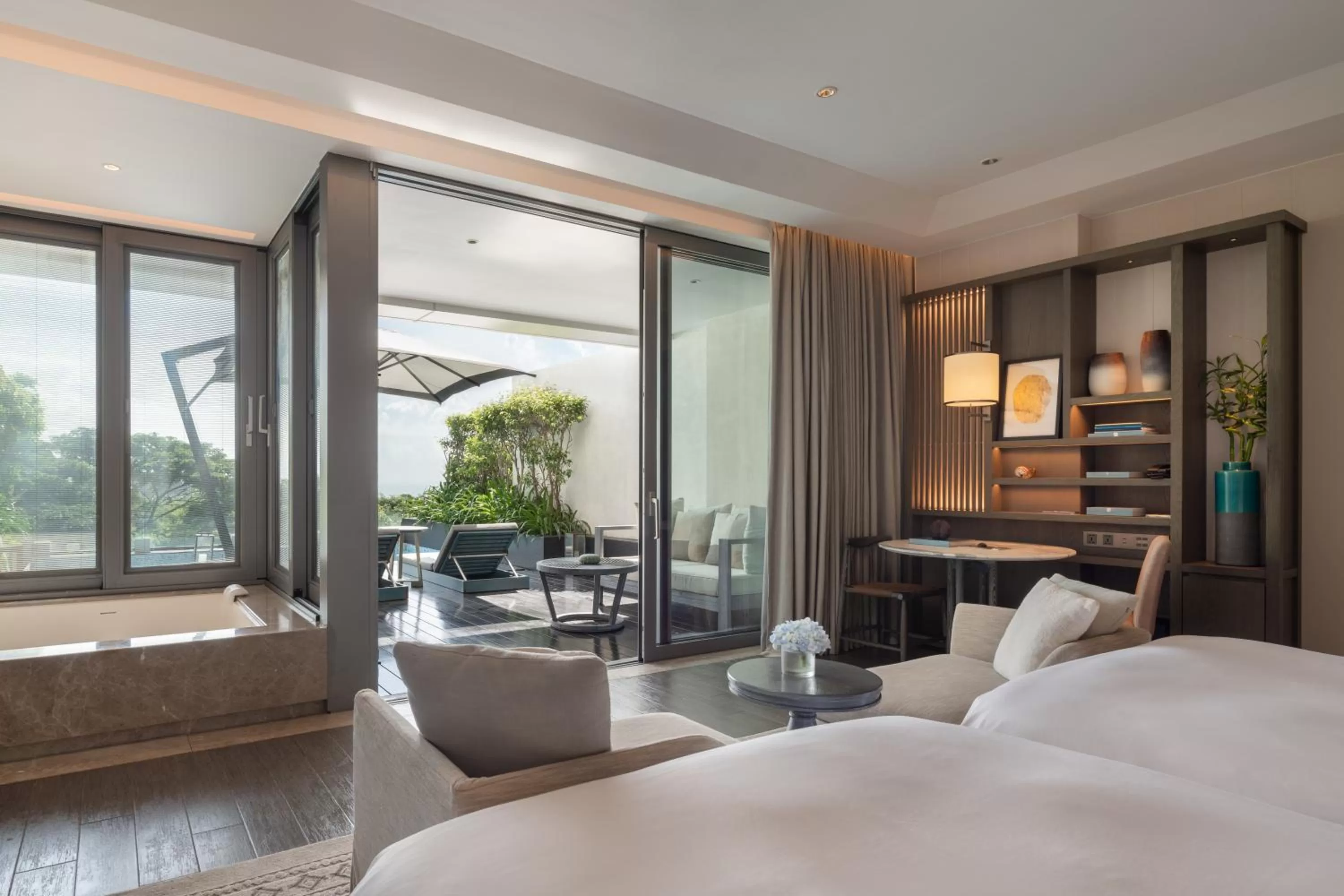 Bedroom, Bed in Rosewood Sanya