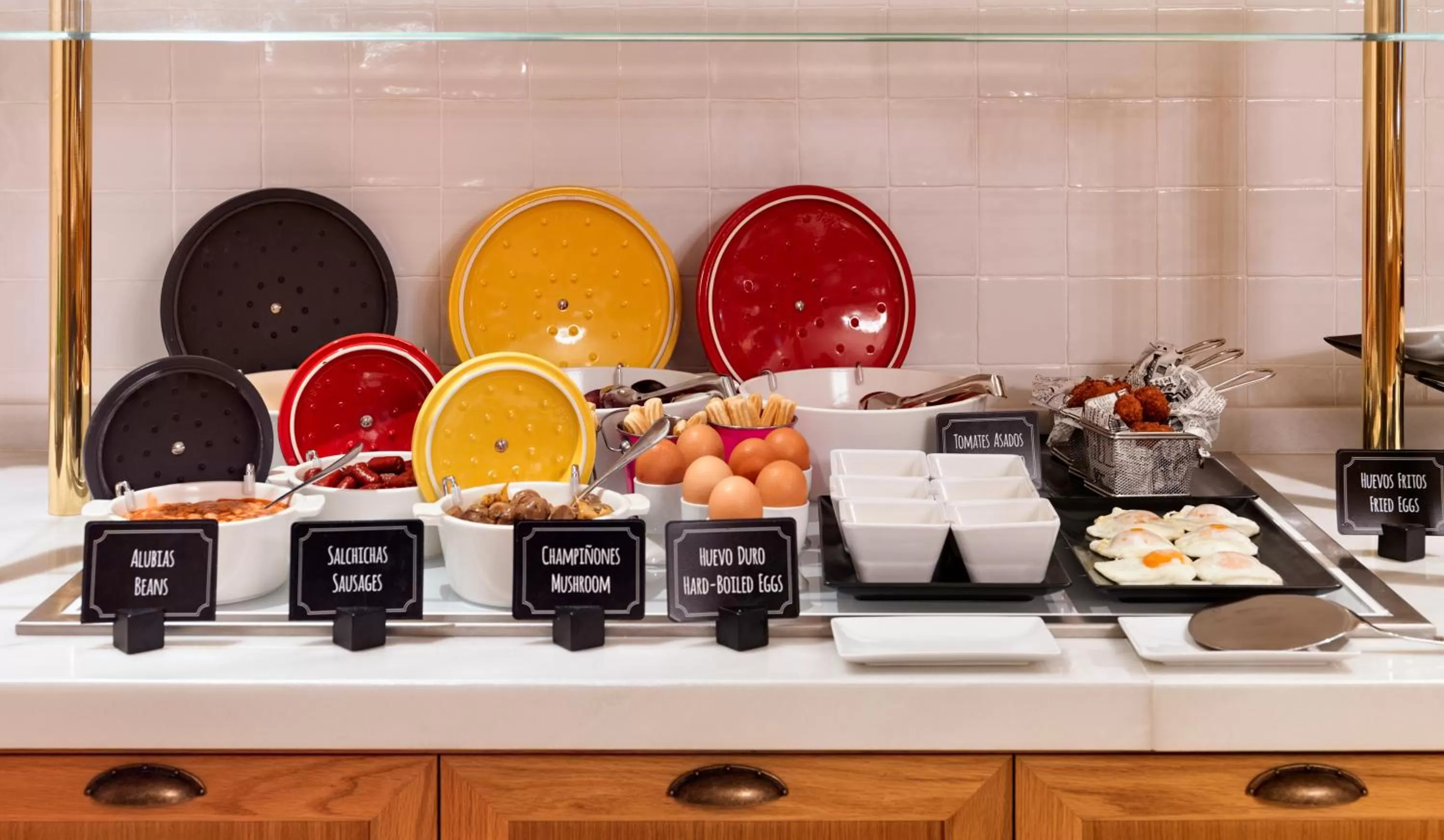 Buffet breakfast in H10 Casa de la Plata