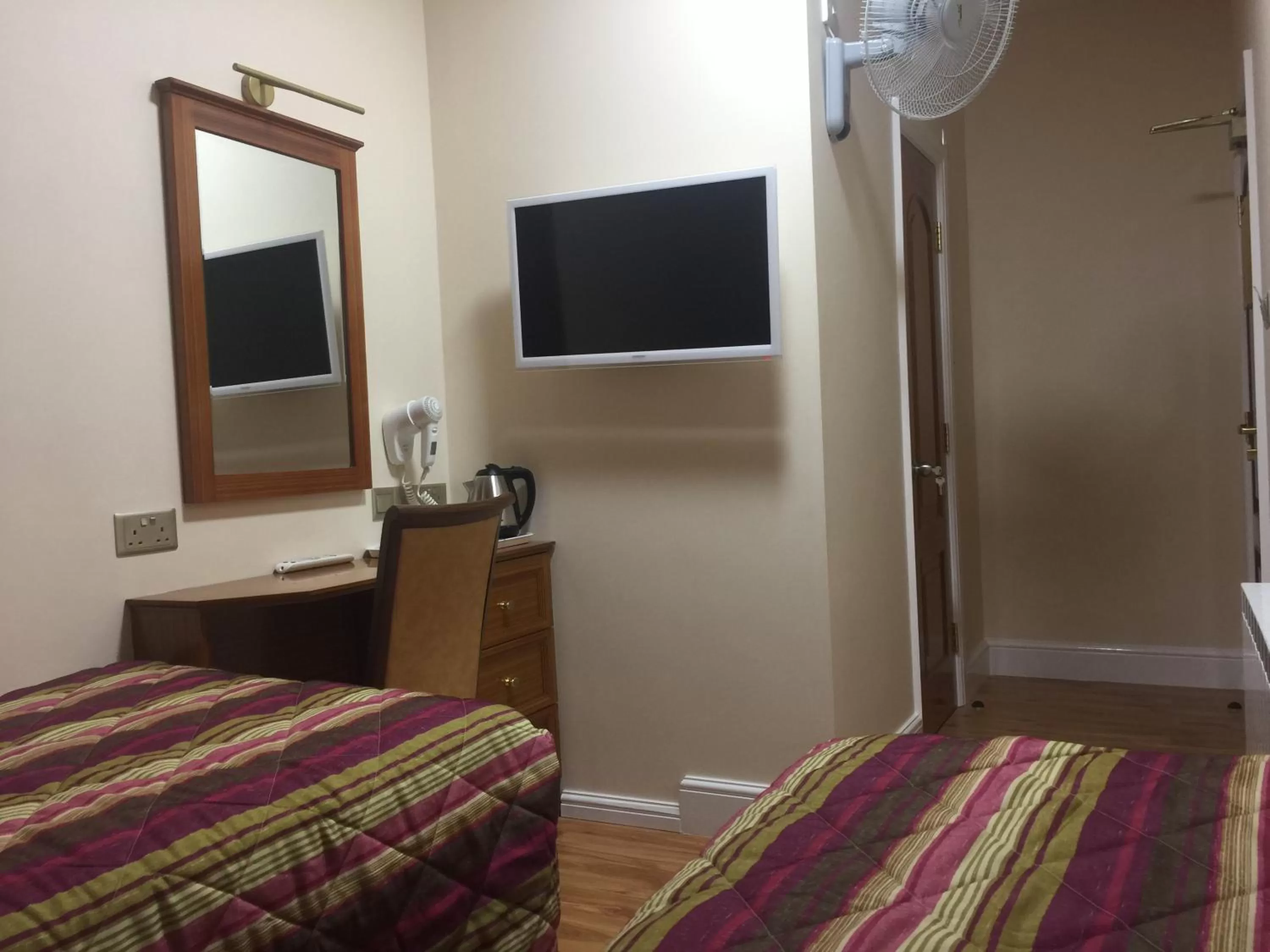 TV and multimedia, Bed in White House Hotel