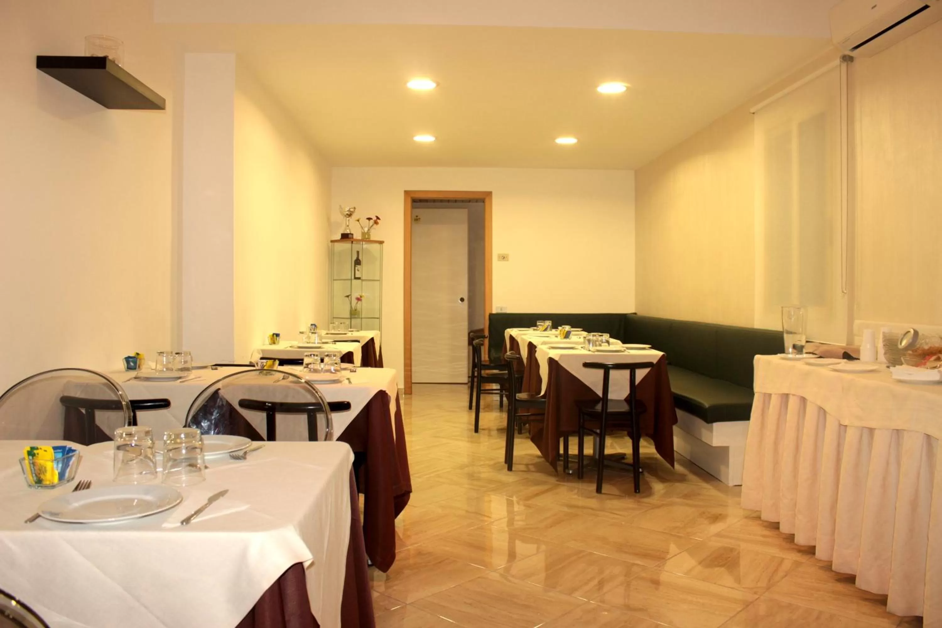 Restaurant/places to eat in Hotel Del Viale