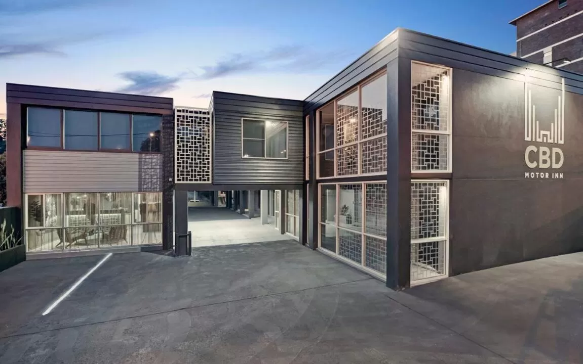 Facade/entrance in CBD Motor Inn