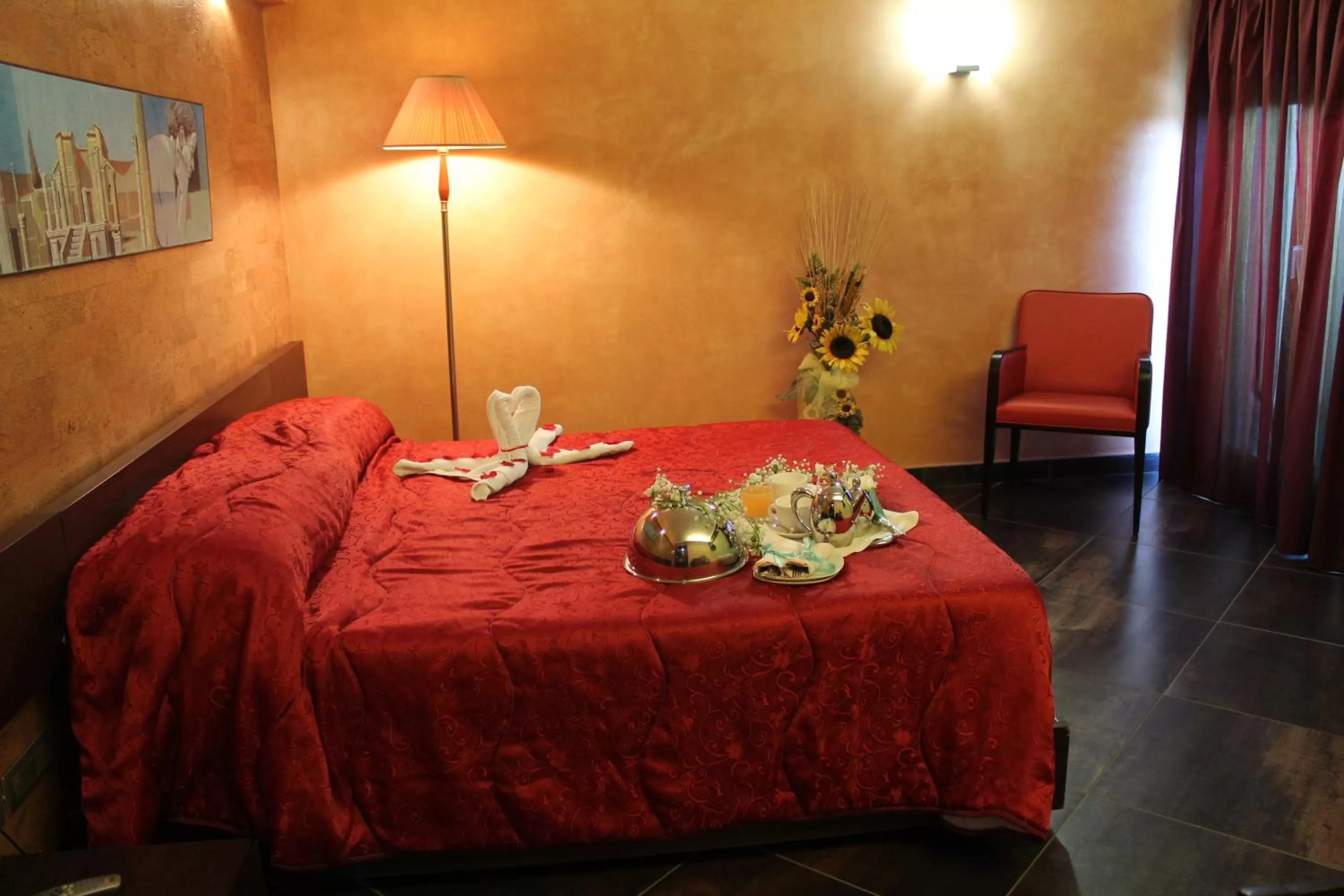 Photo of the whole room, Bed in Abalon Pompei Resort