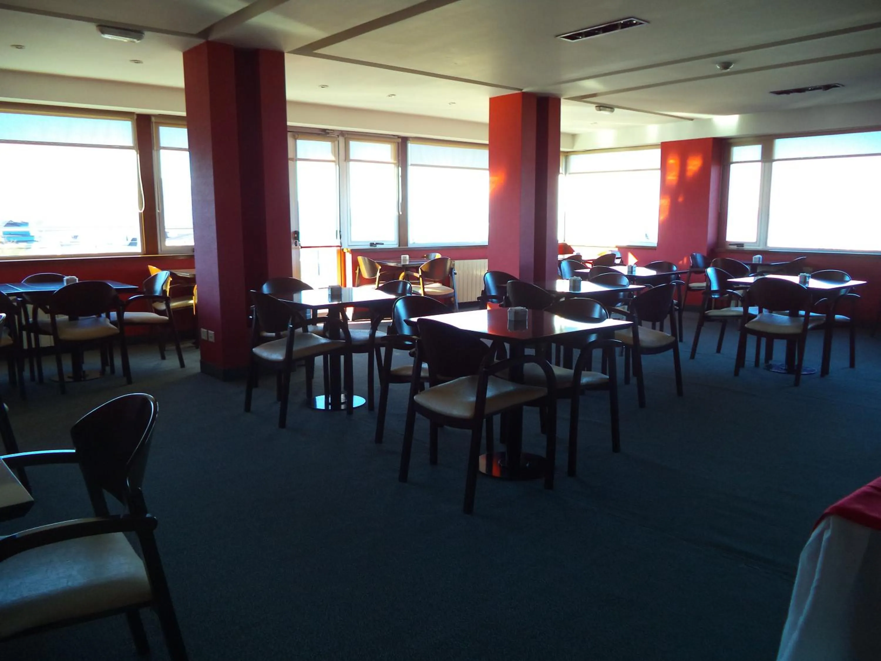 Restaurant/places to eat in MIL810 Ushuaia Hotel