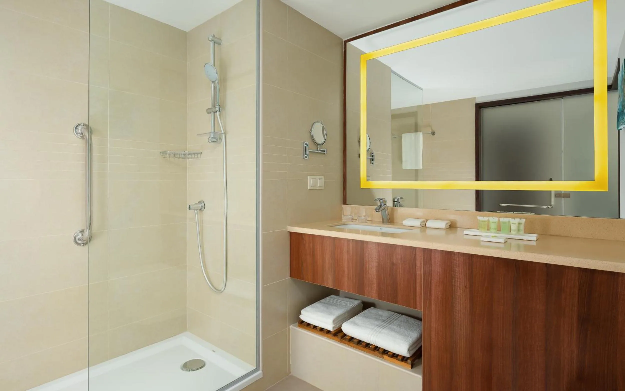 Shower in Courtyard by Marriott Tashkent