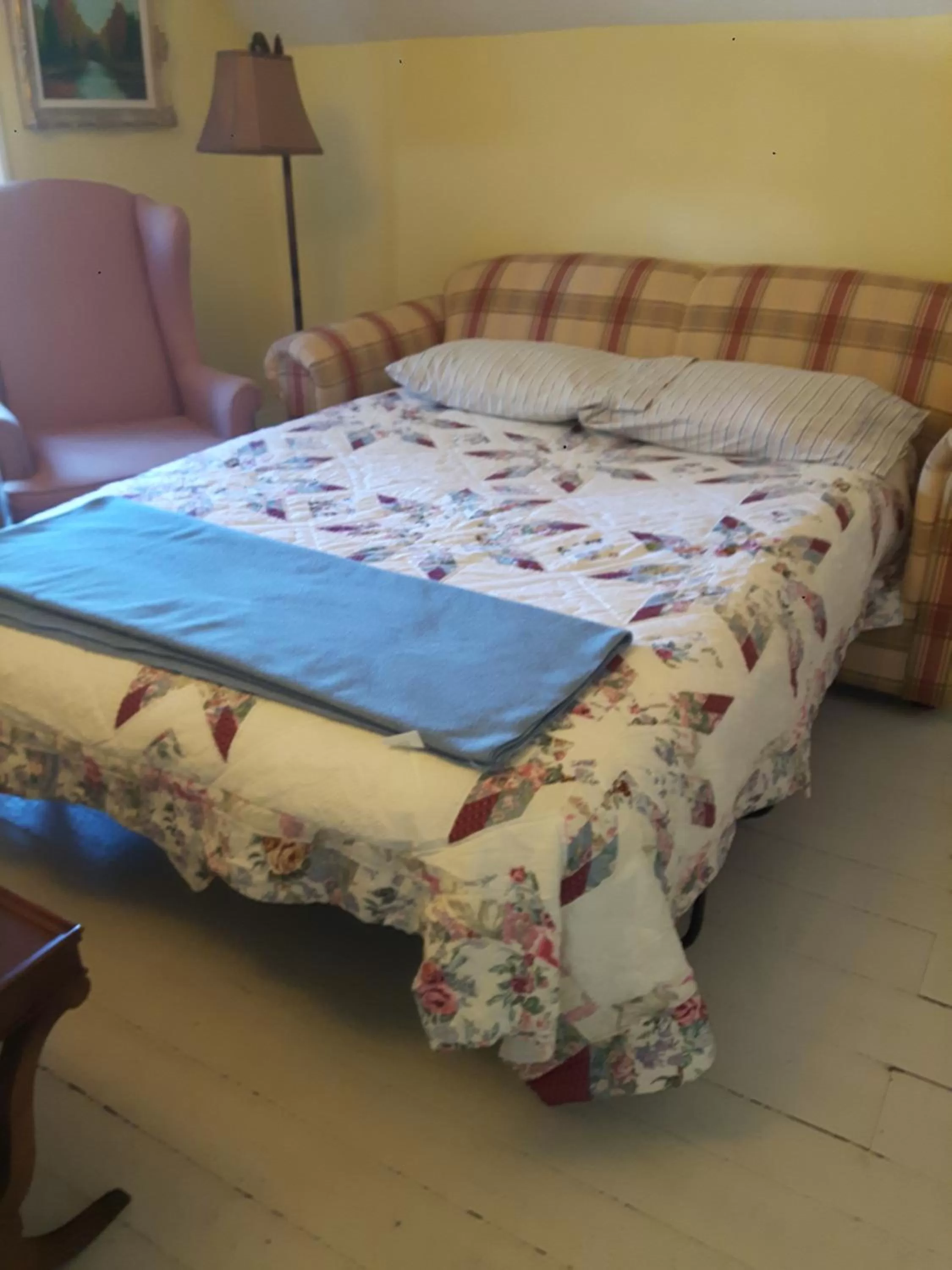 Bed in Gables Bed & Breakfast