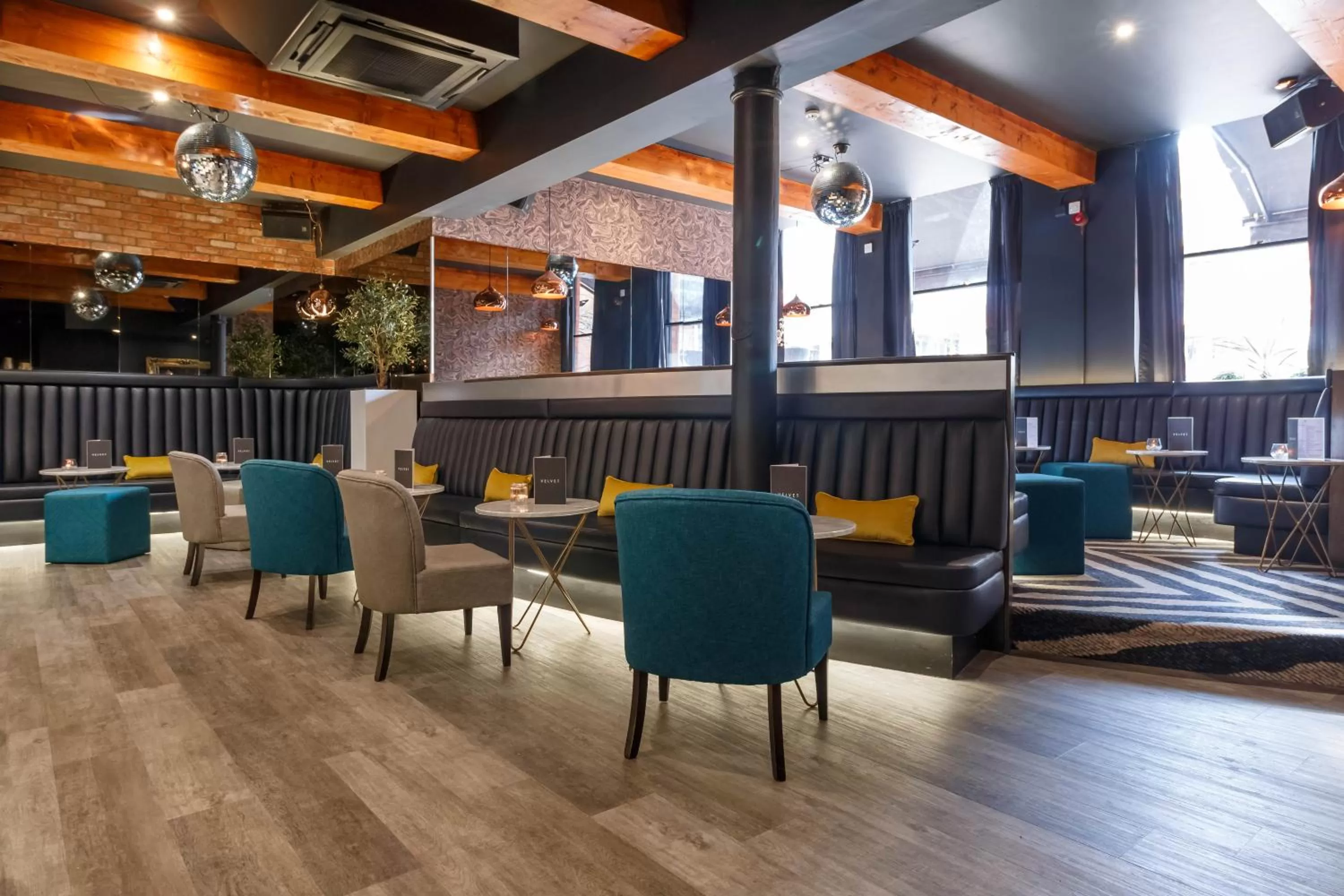 Lounge or bar in Velvet Hotel Manchester, WorldHotels Crafted