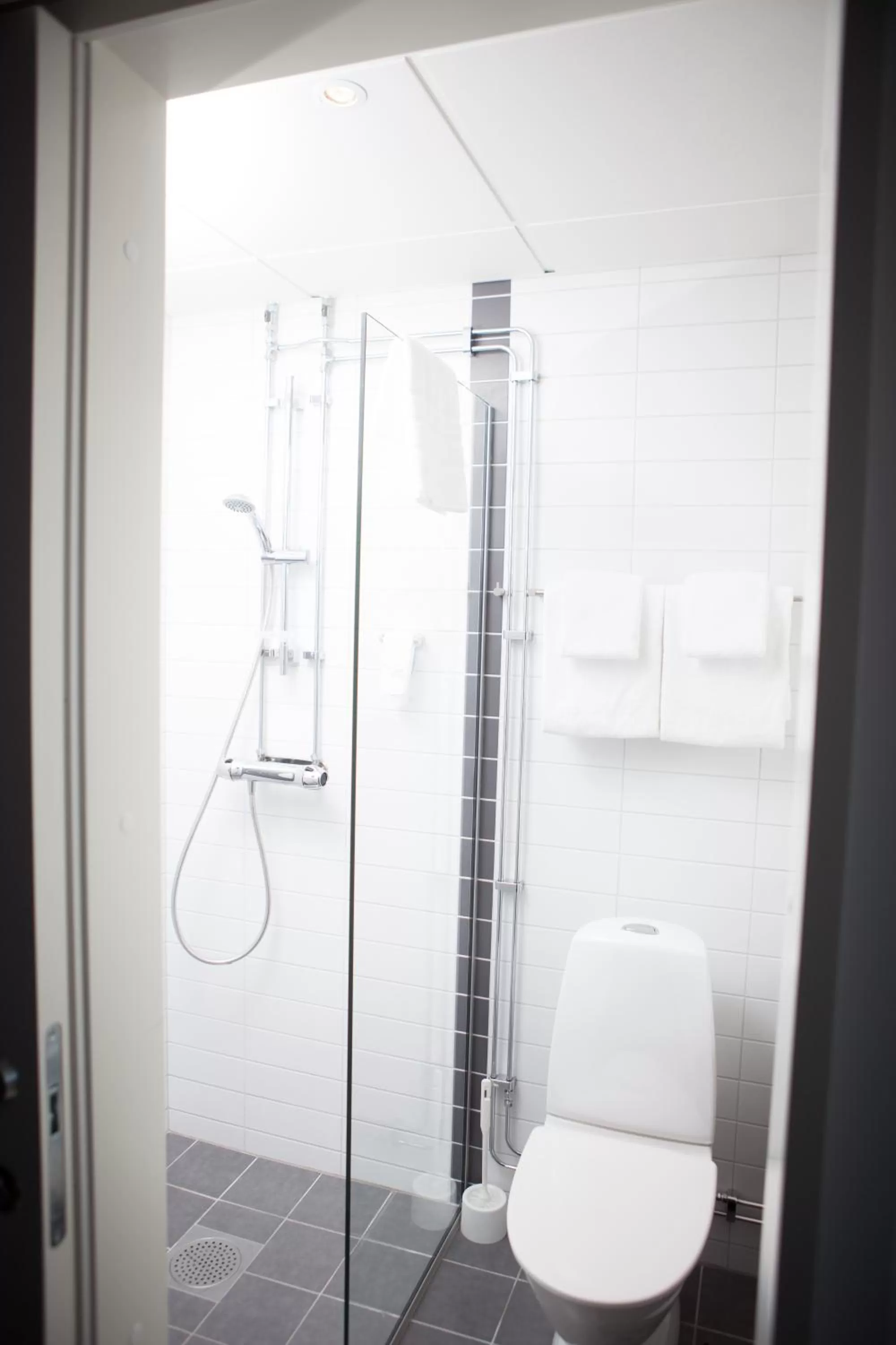 Shower in Best Western Hotel River C