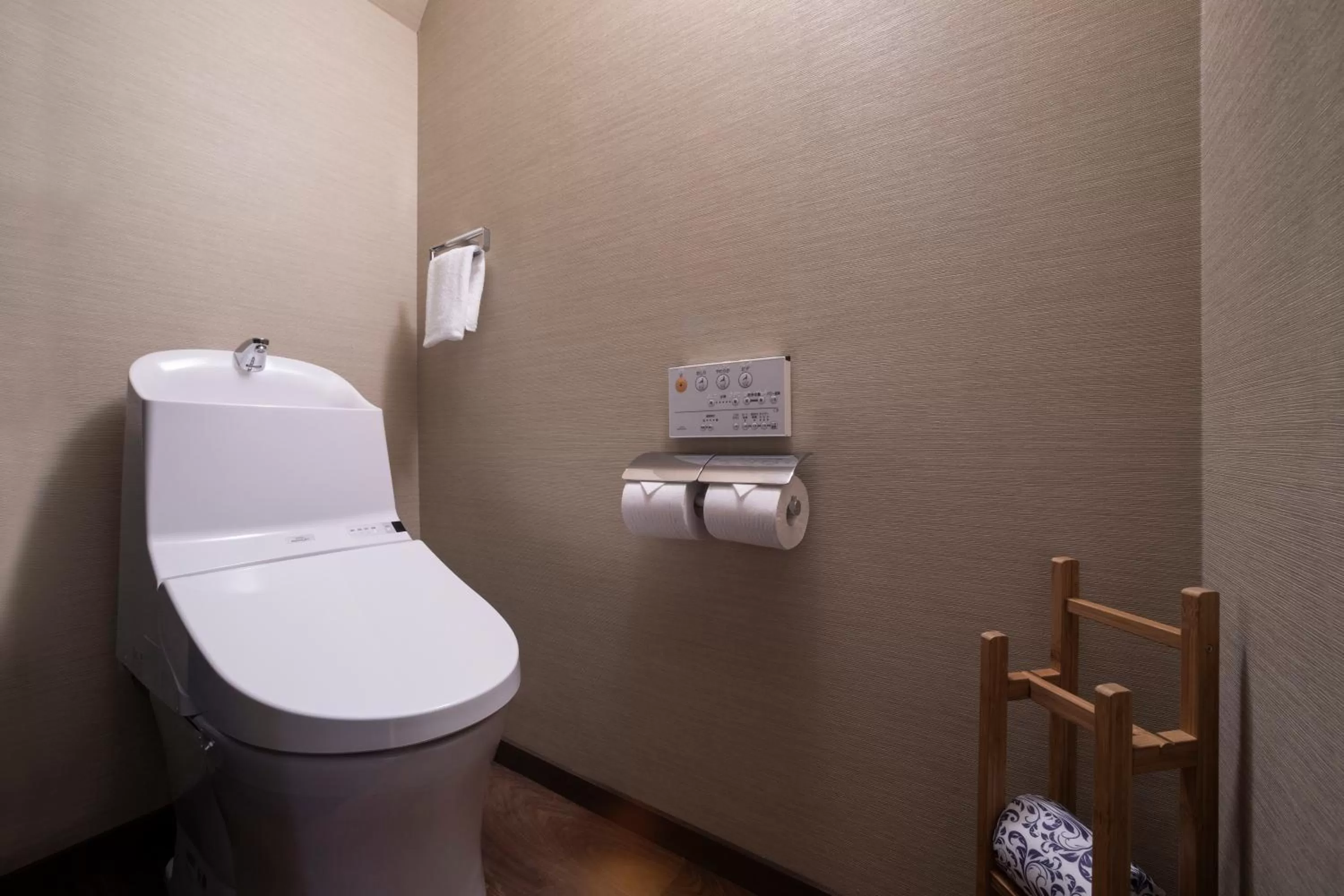 Toilet in Rinn Machiya Kuon