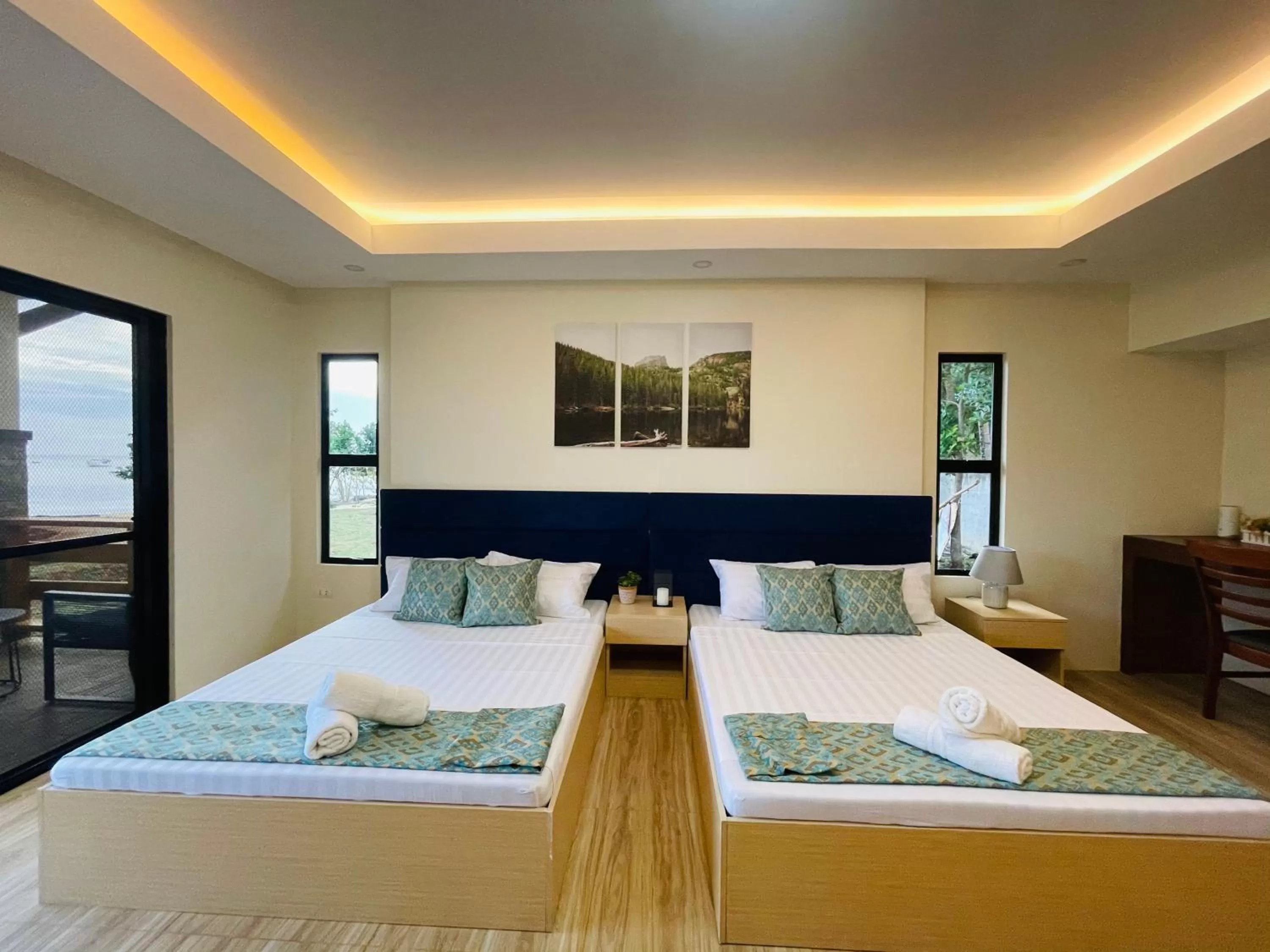 Bed in FIG Sunset View Resort