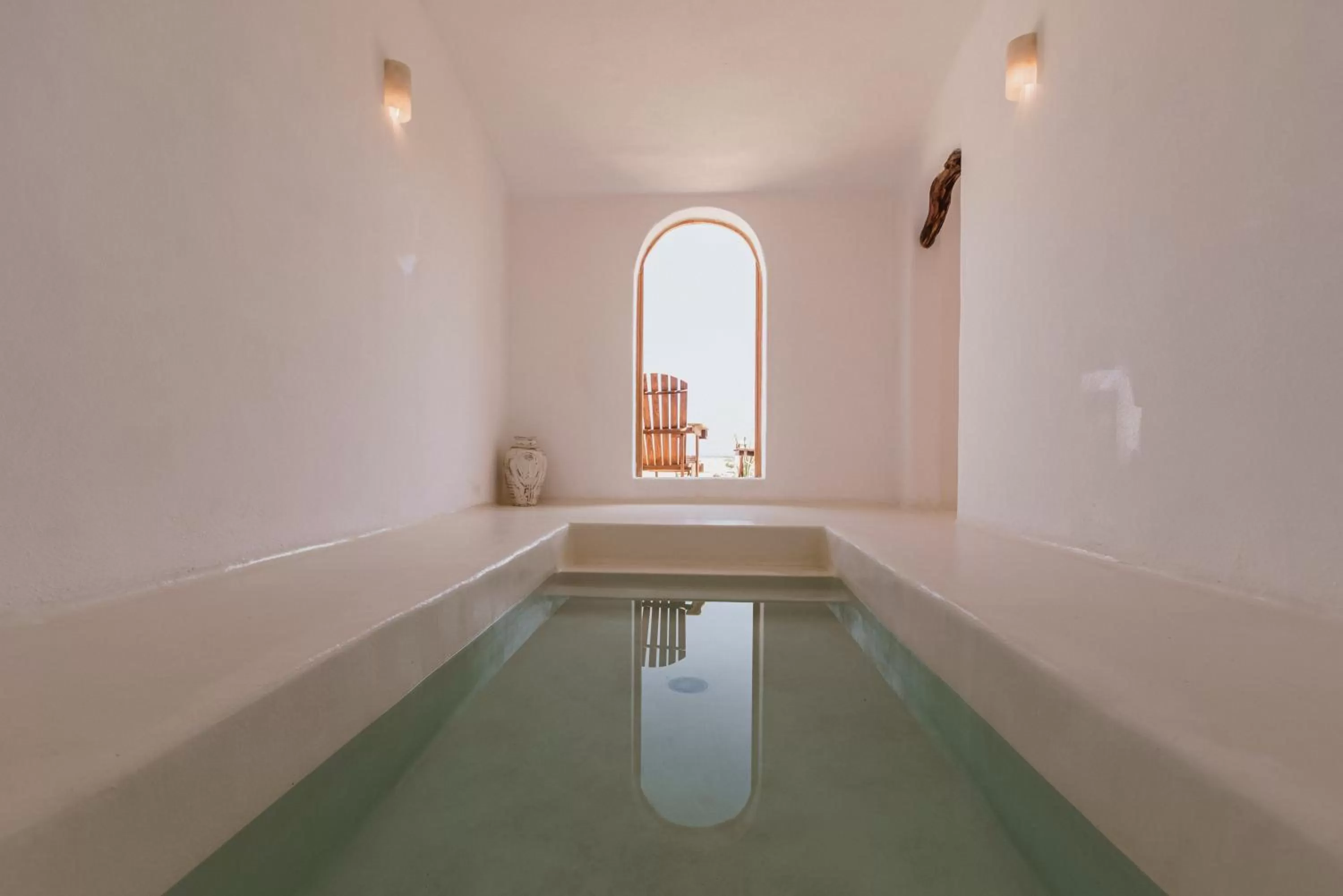 Swimming pool in The White Lodge