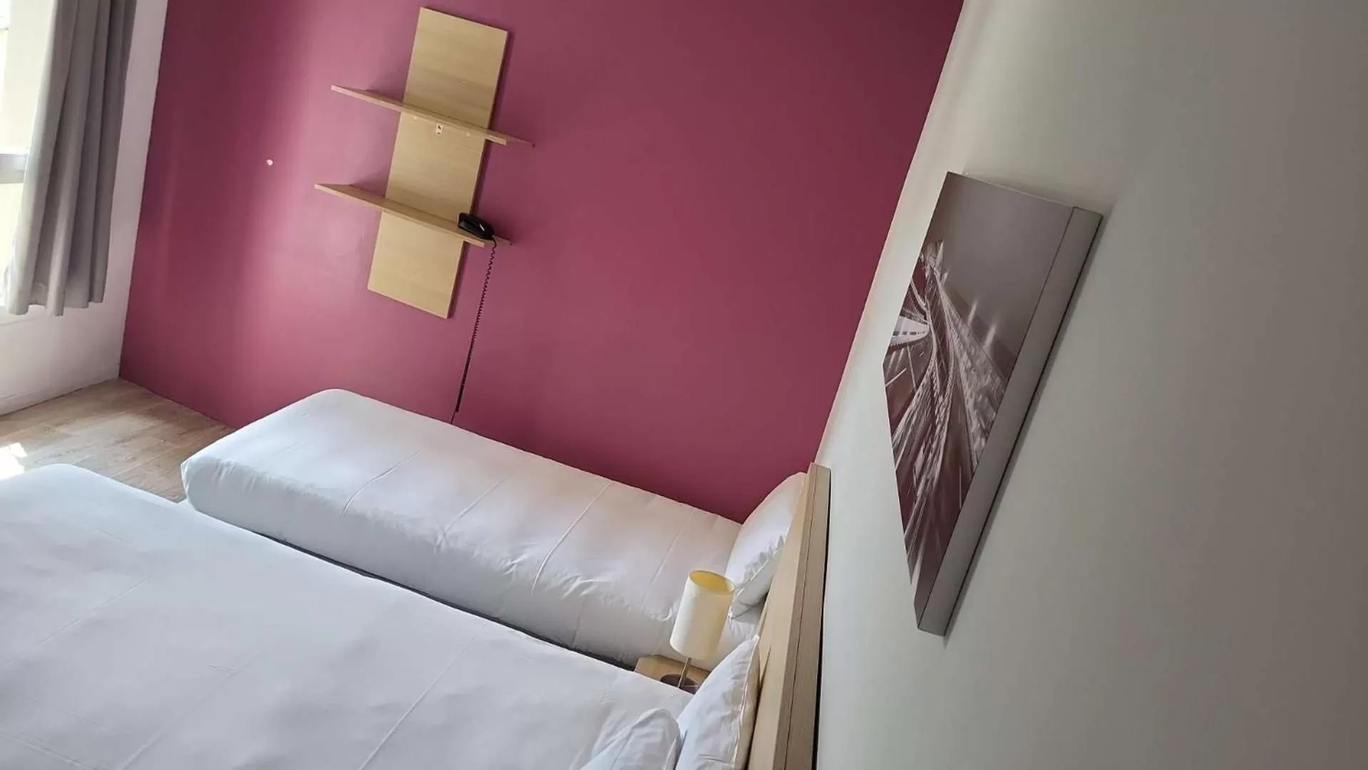 Bed in EastLodge Lyon Est Eurexpo