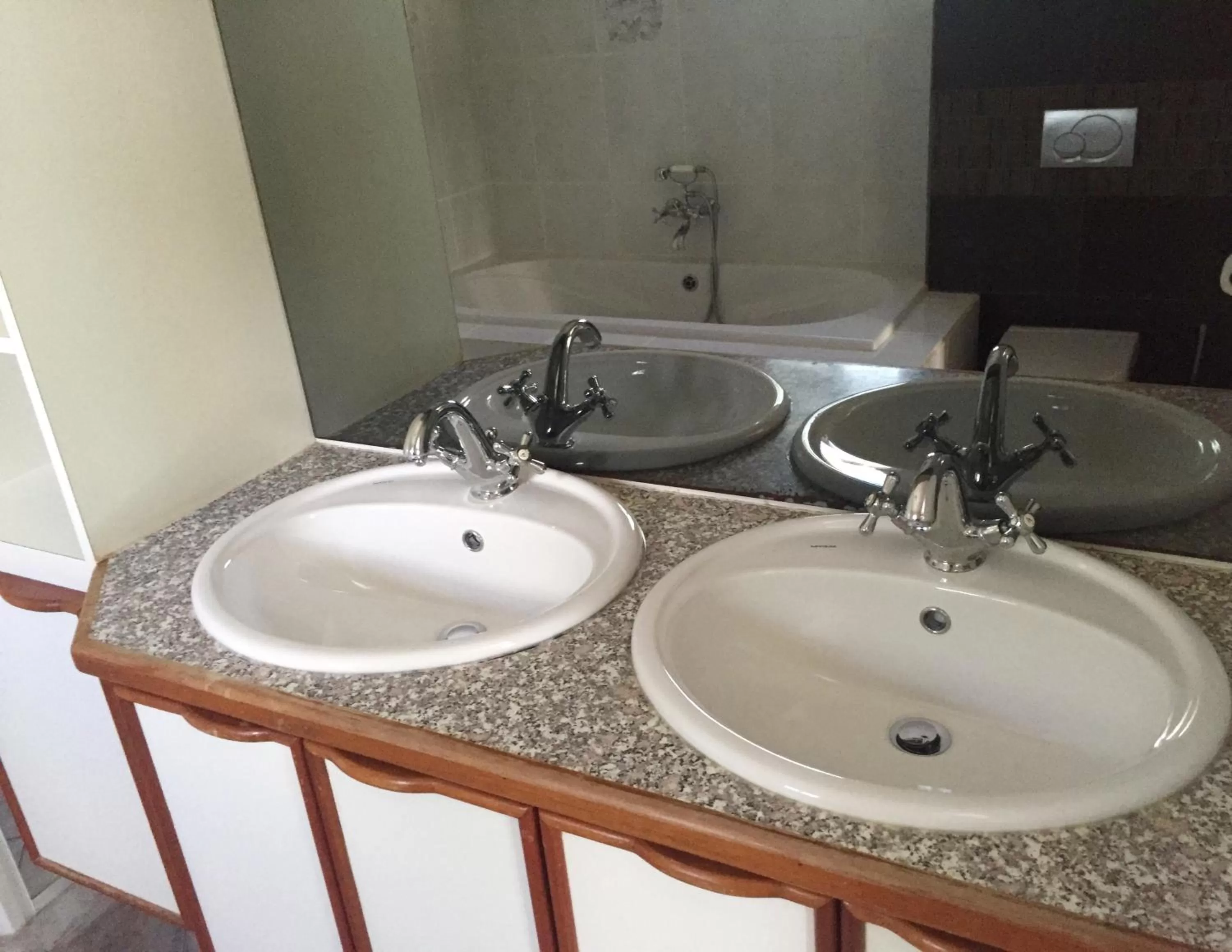 Bathroom in La Felicidad