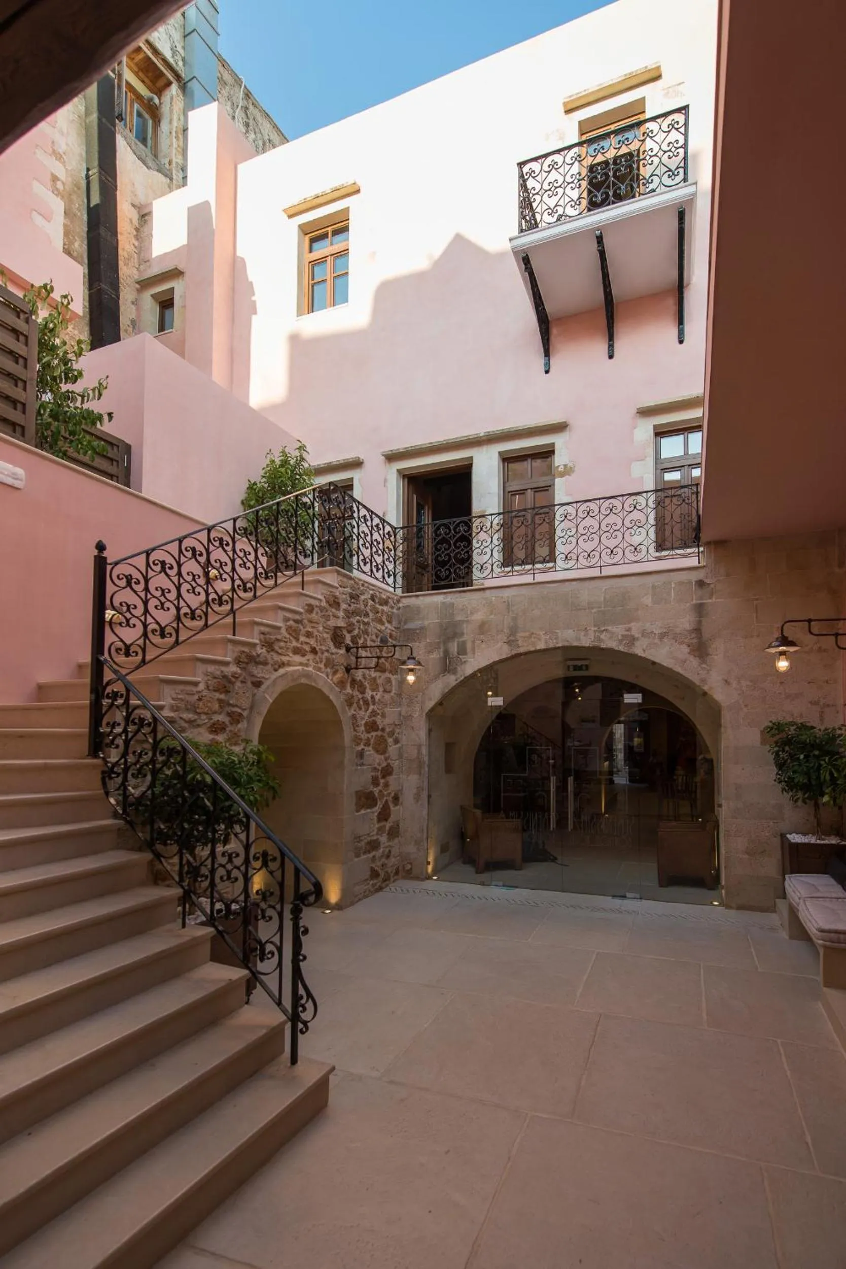 Facade/entrance in Serenissima Boutique Hotel