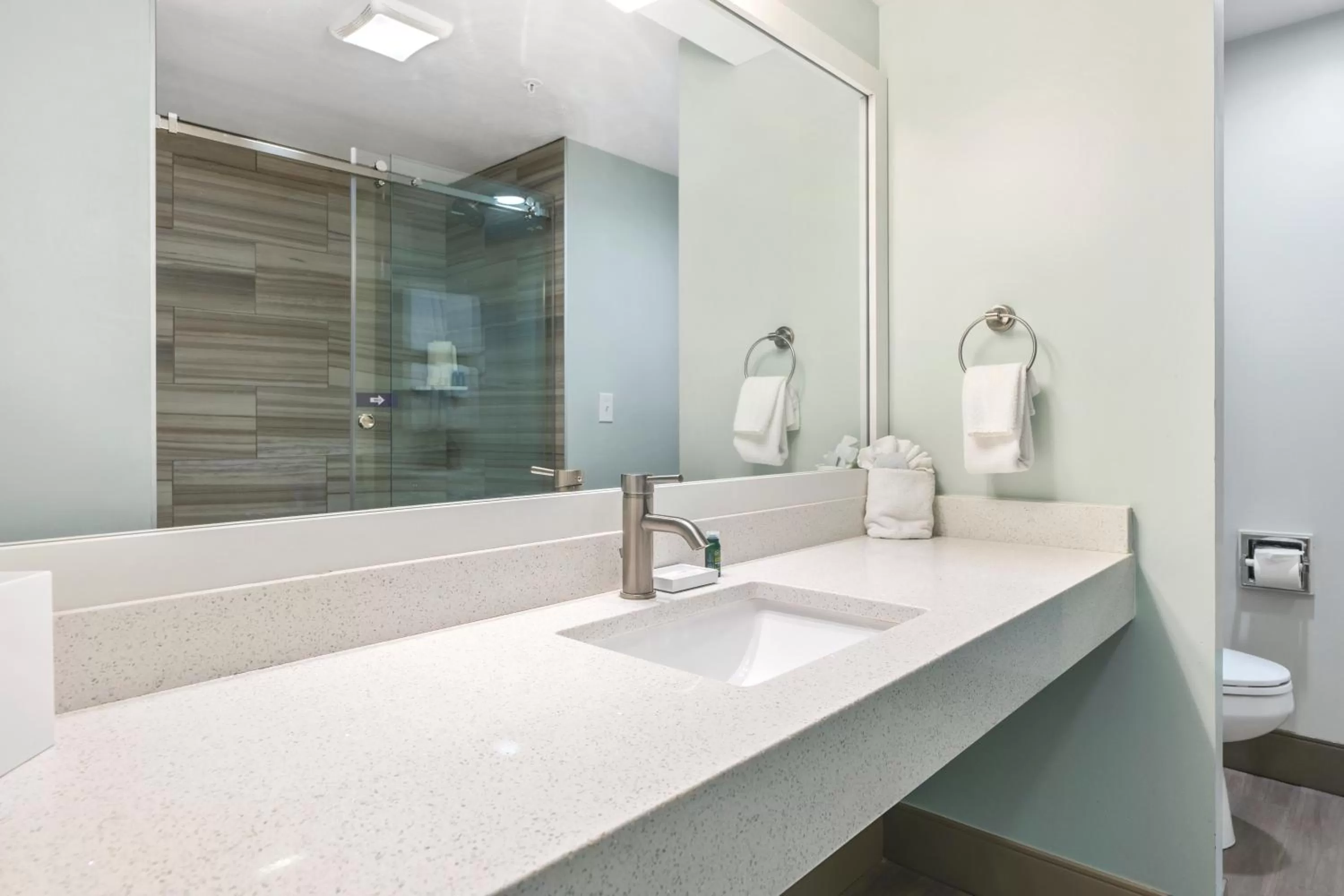 Bathroom in Cherry Tree Inn & Suites