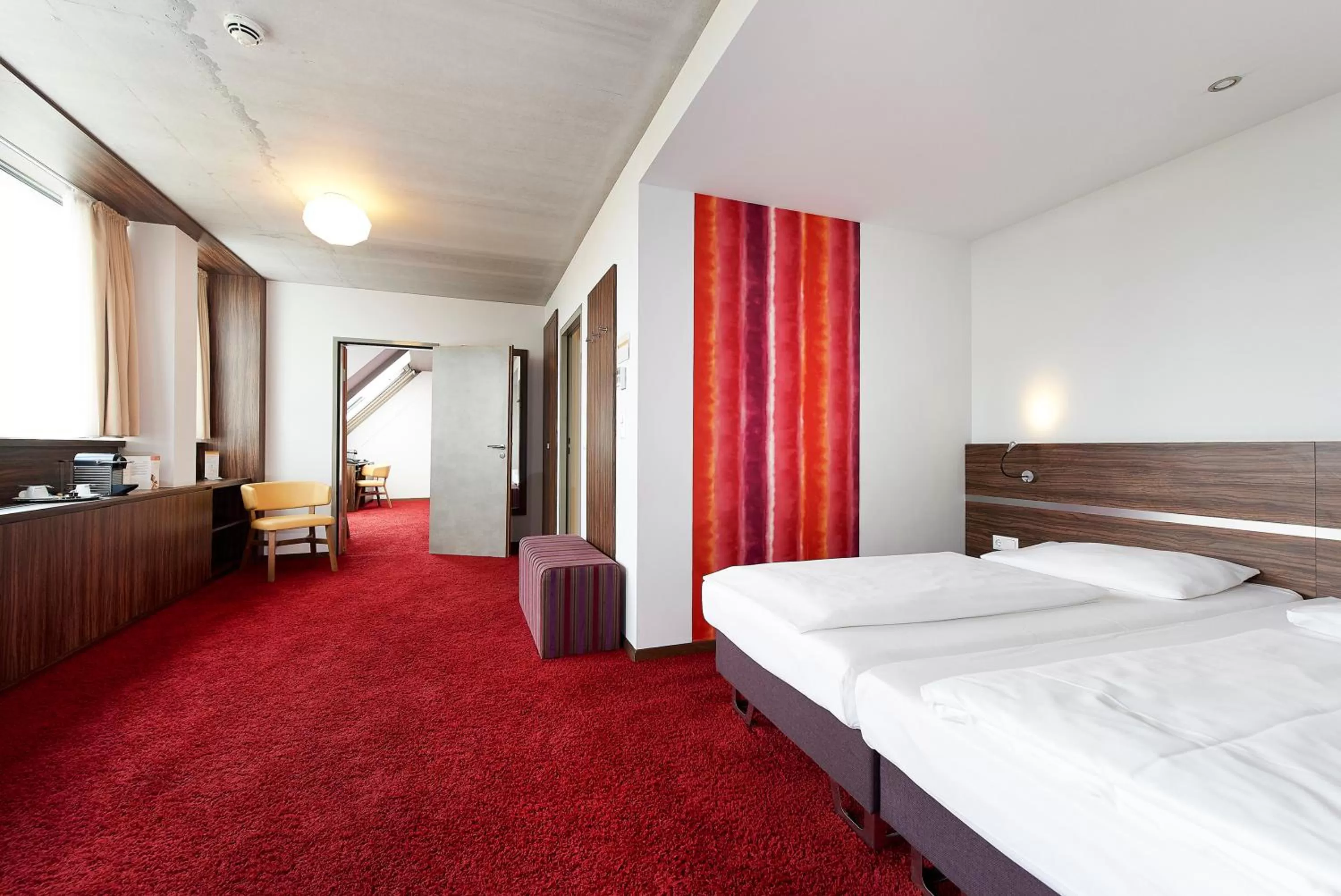 Photo of the whole room, Bed in Simm's Hotel - cityhotel next to Metro U3