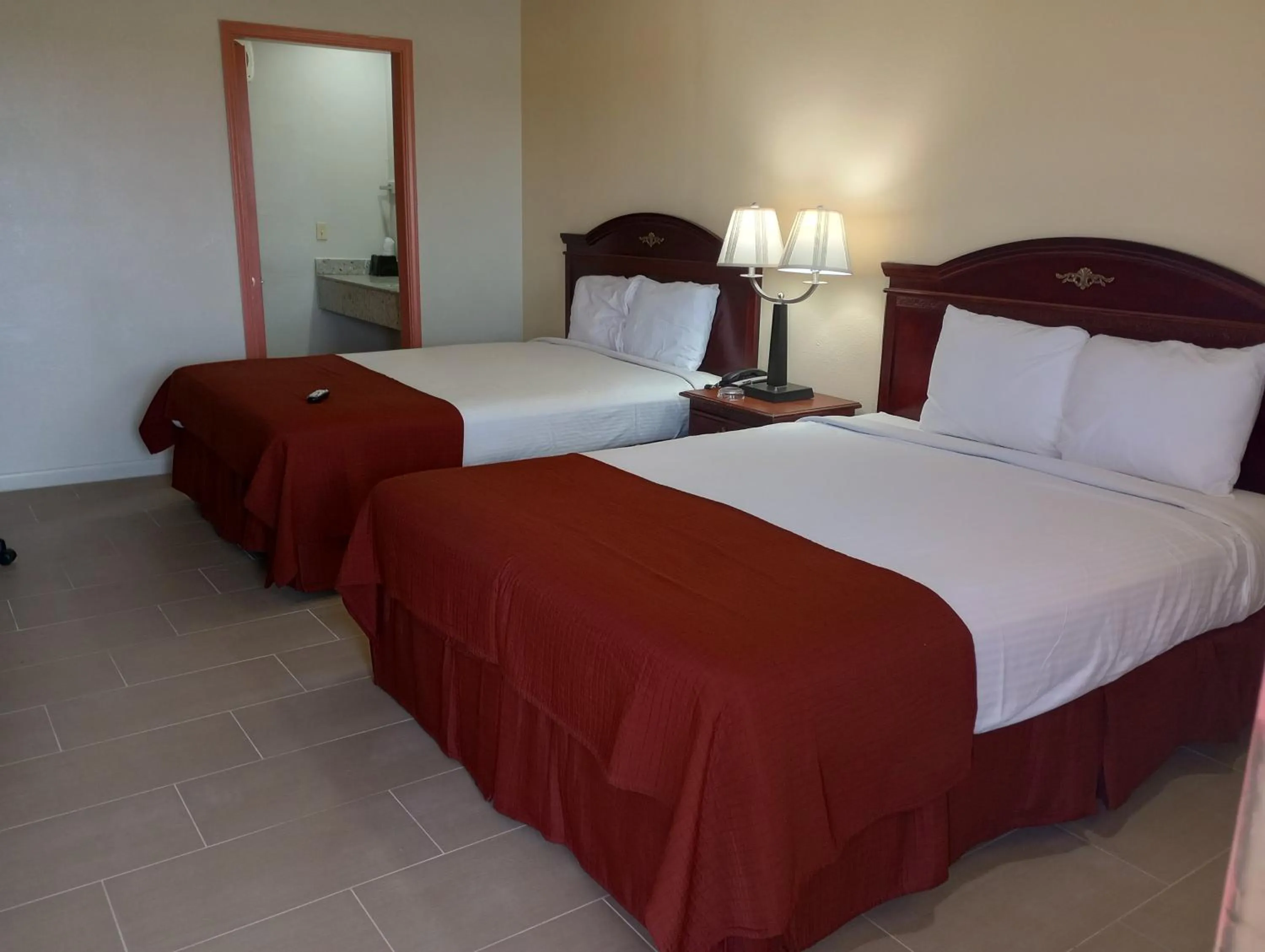 Standard Double Room in Howards Inn Motel