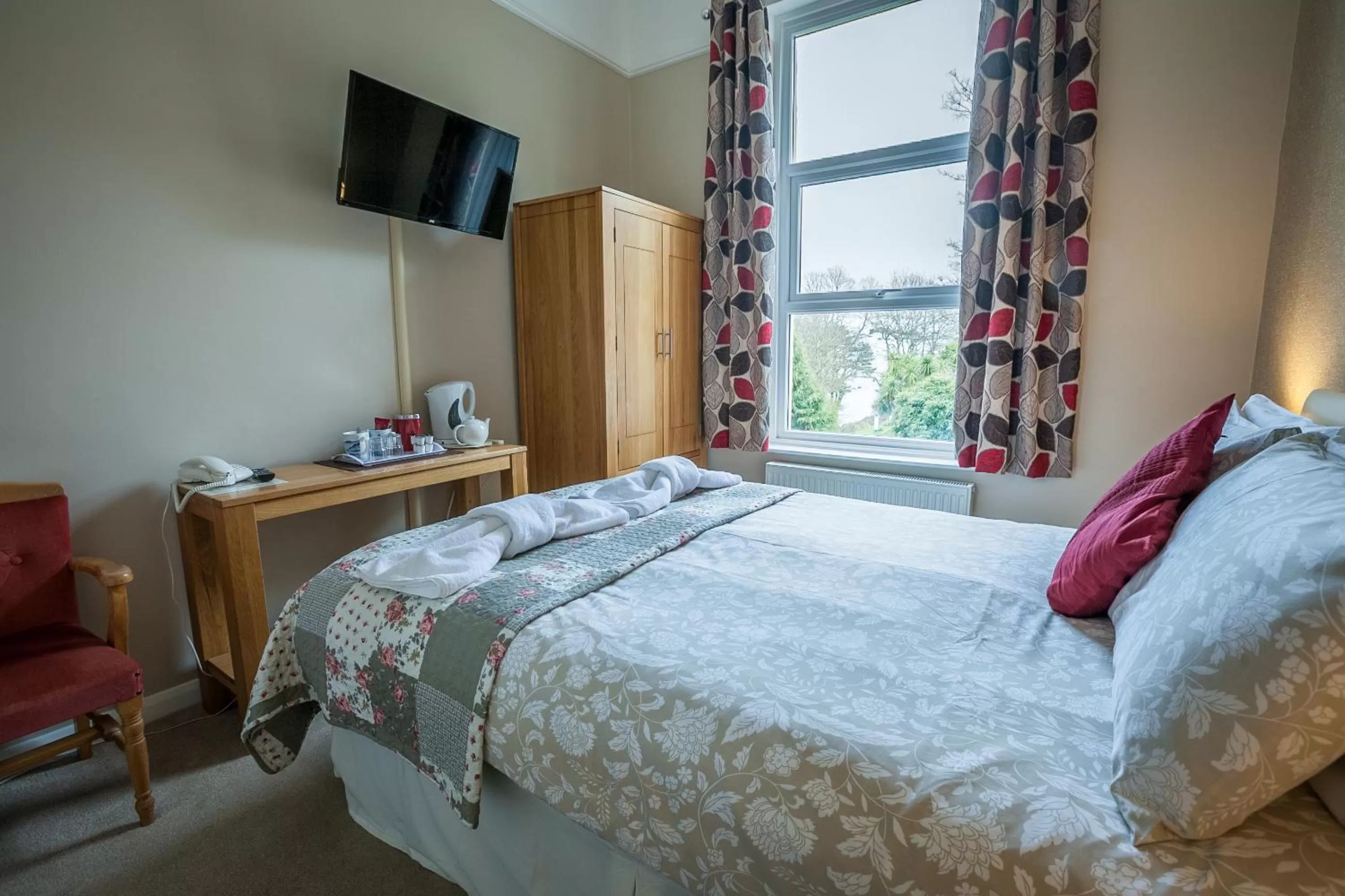 Bed in The Hotel Balmoral - Just for Adults