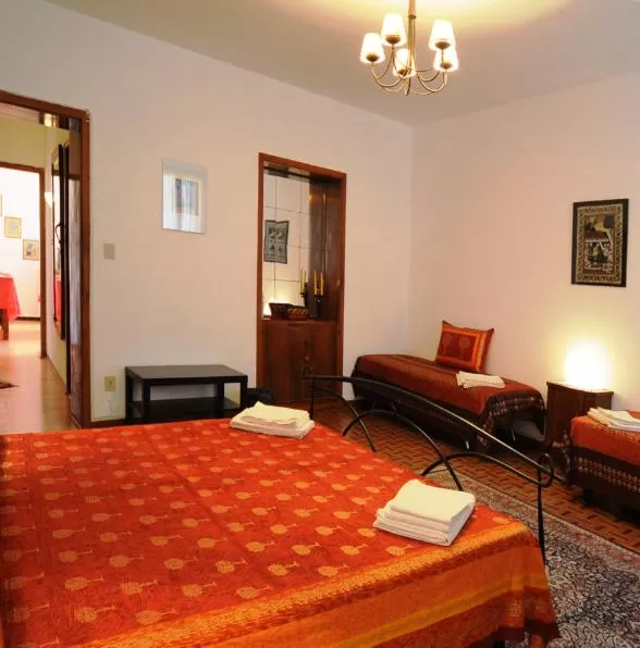 Photo of the whole room, Bed in B&B Arabesque