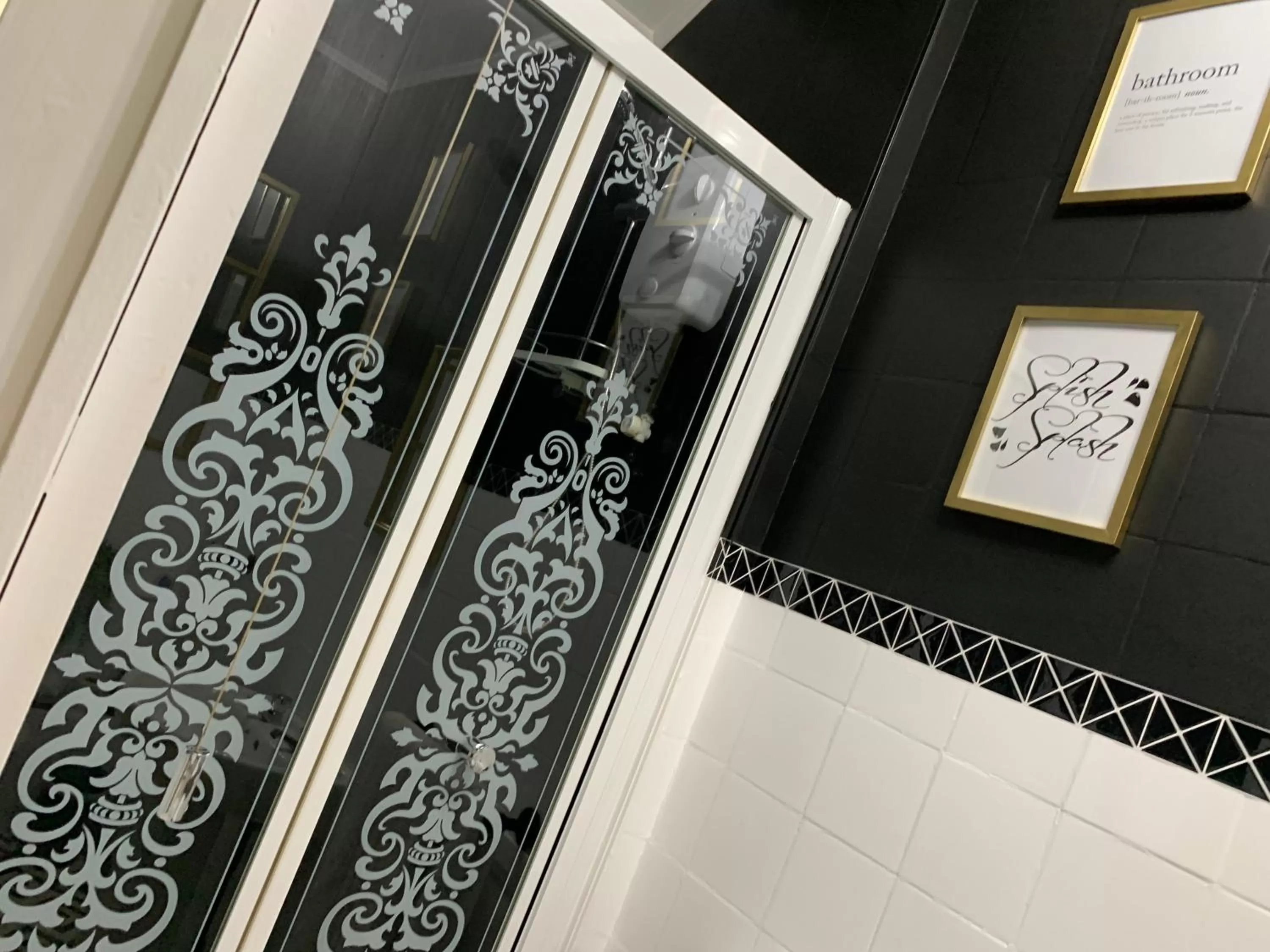 Bathroom in Kingsmere Guest House