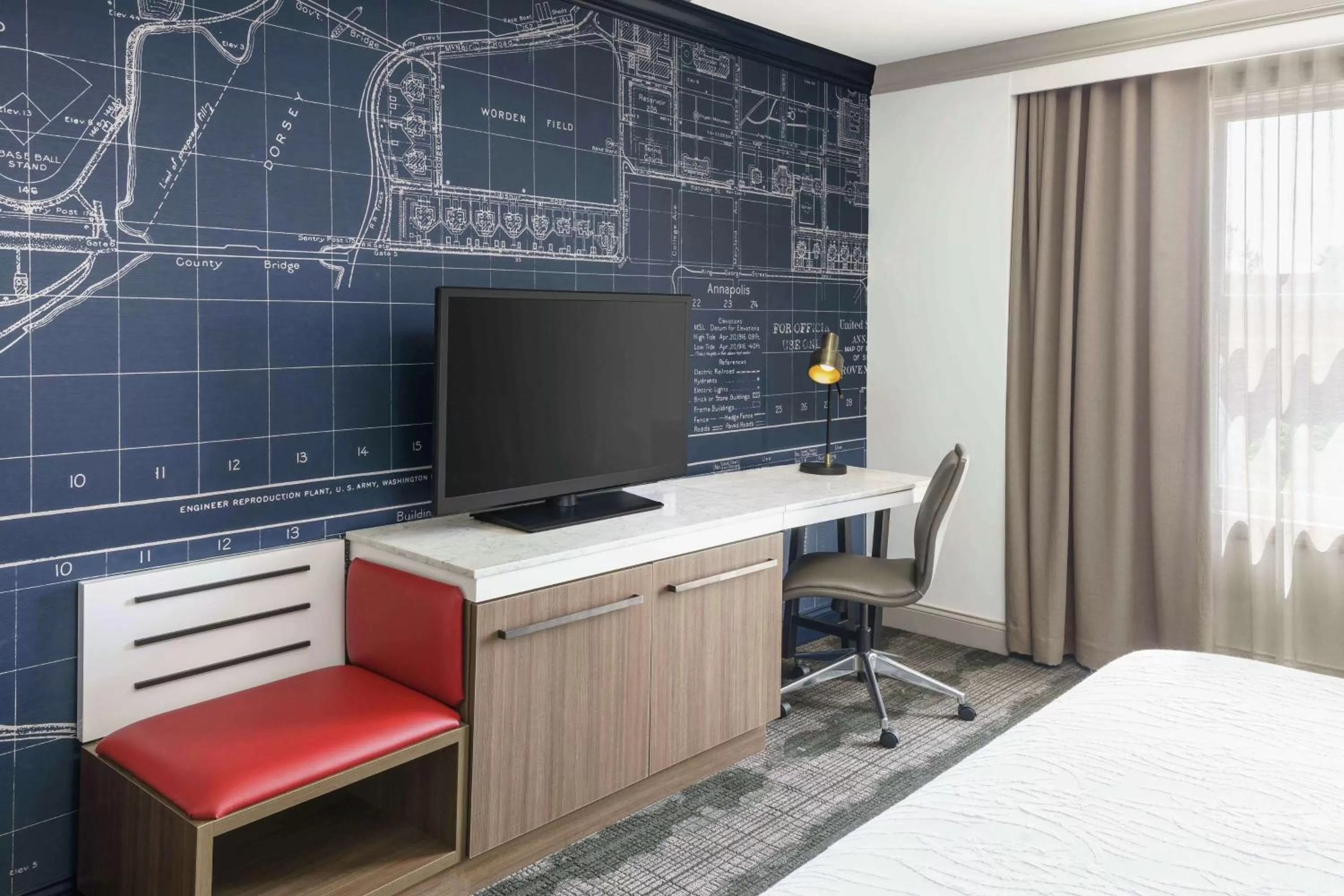 TV and multimedia, Bed in Hilton Garden Inn Annapolis Downtown