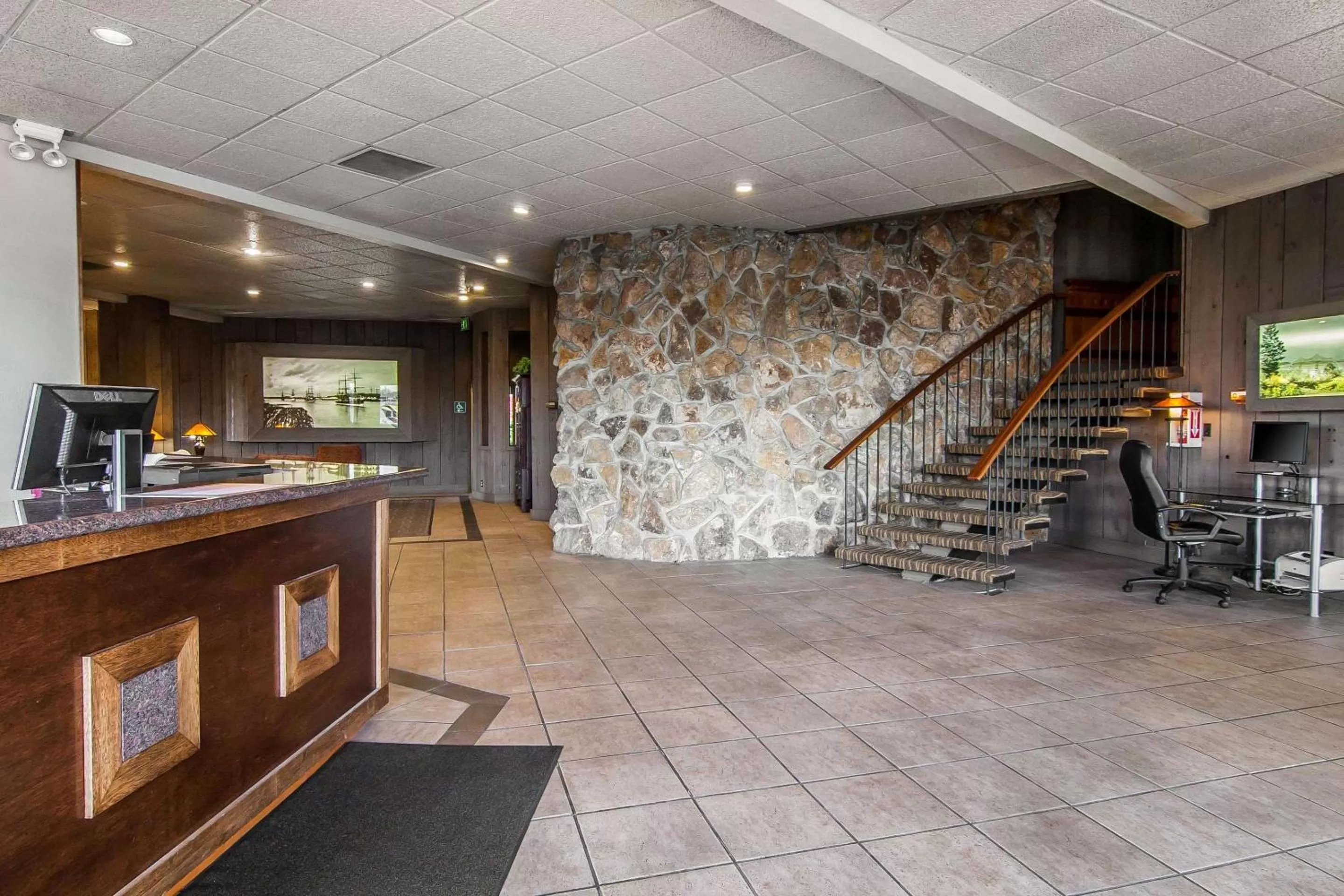 Lobby or reception in Quality Inn & Suites at Coos Bay