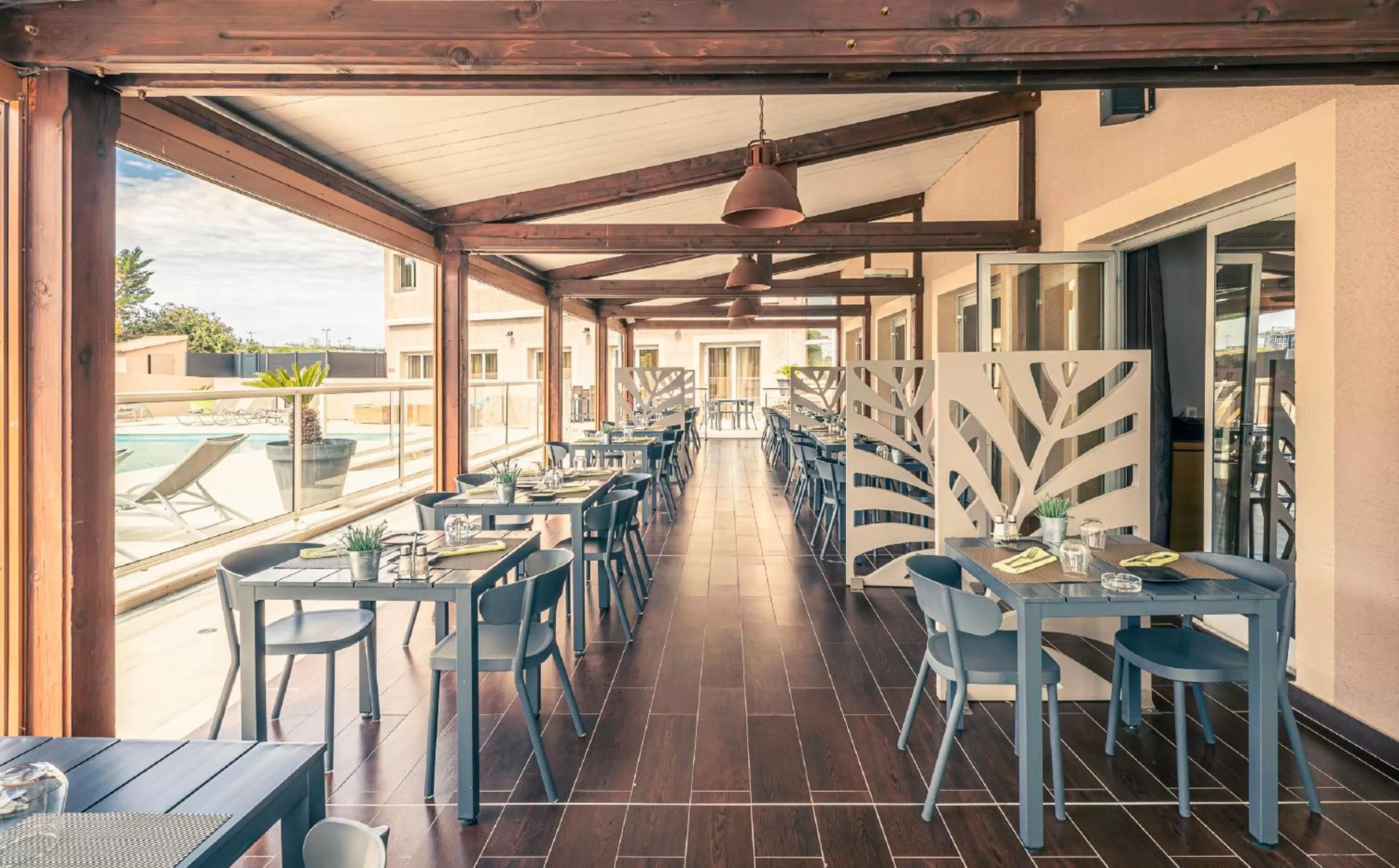 Patio in Best Western Marseille Aeroport