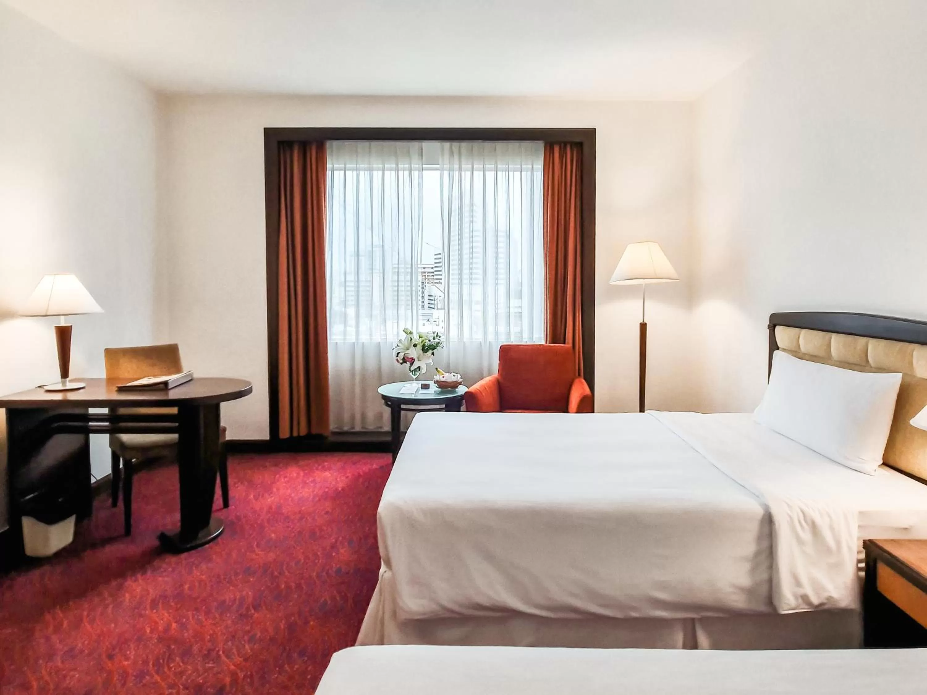 Photo of the whole room, Bed in Zenith Sukhumvit Hotel, Bangkok