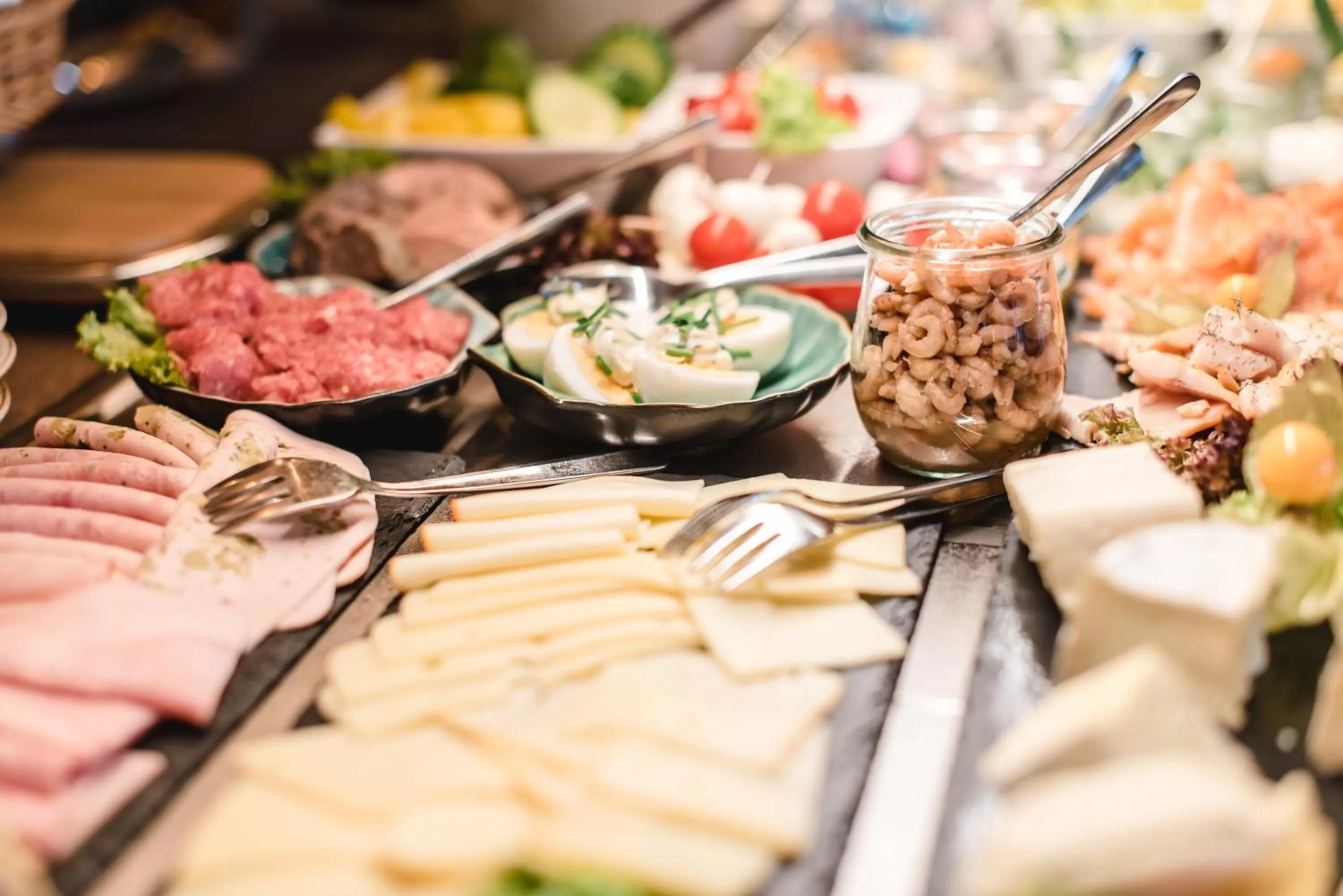 Buffet breakfast in Hotel Landhaus an de Dün