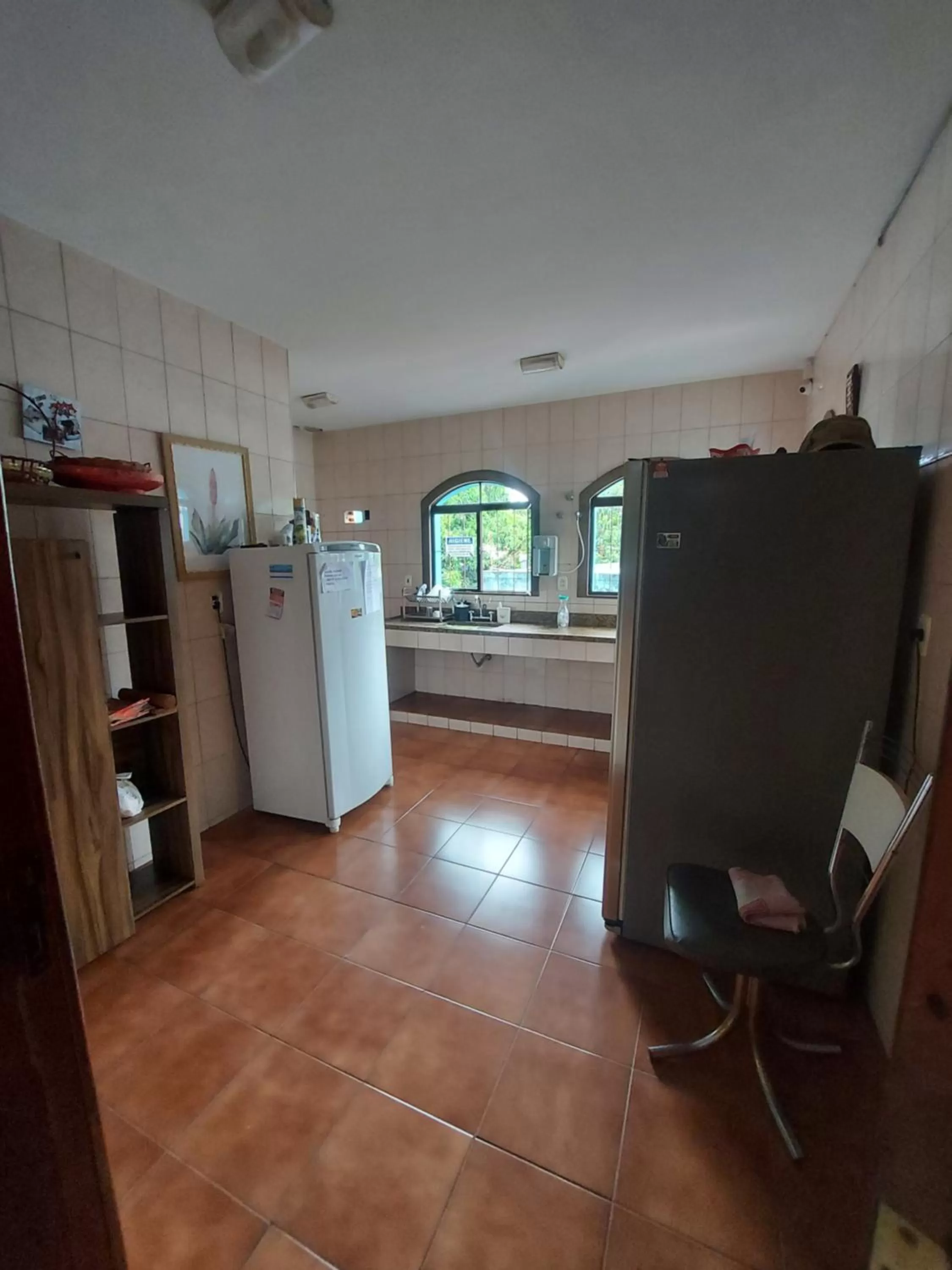 Communal kitchen in Pousada Casa Familia