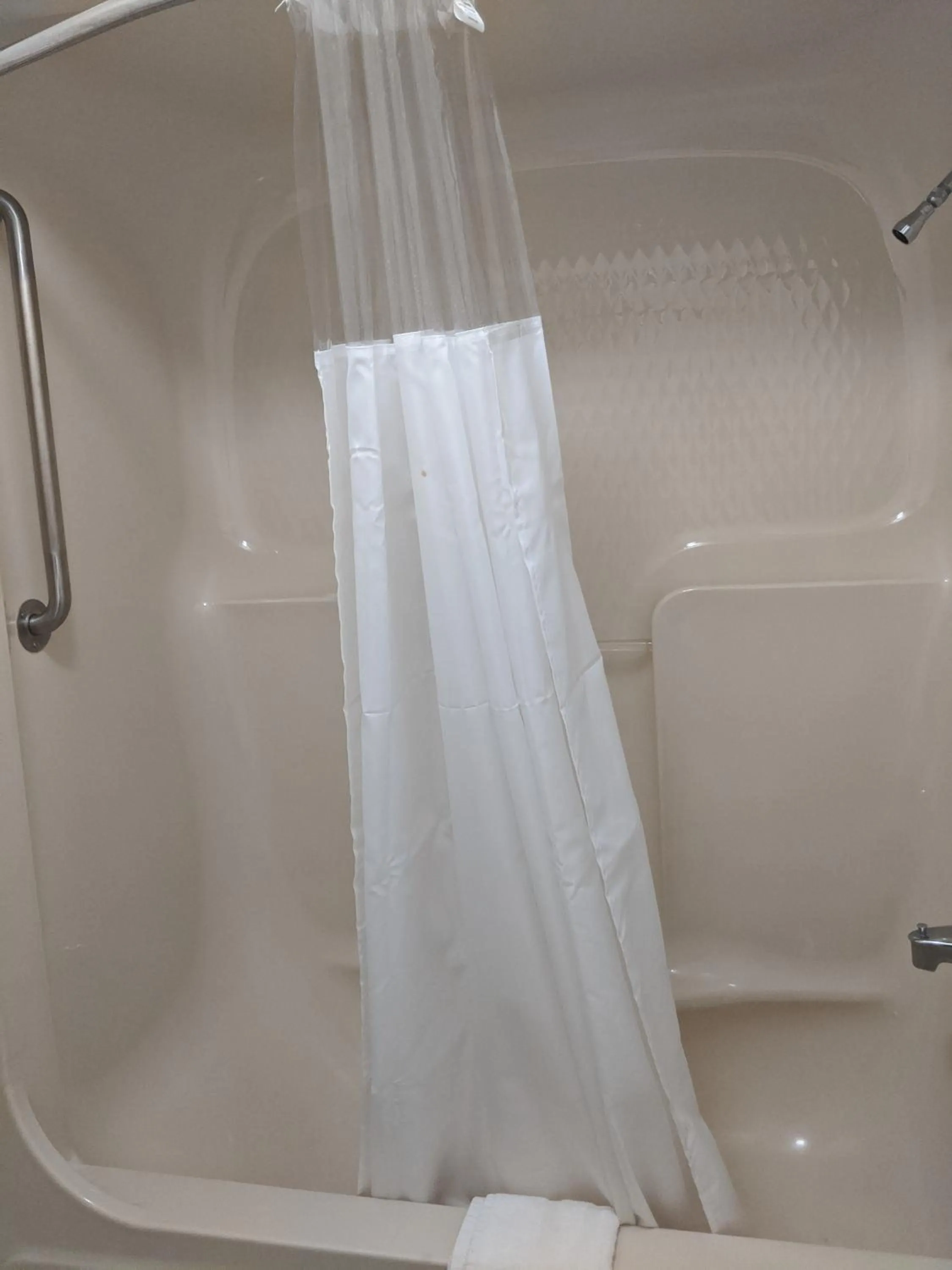 Falls Lodge & Suites