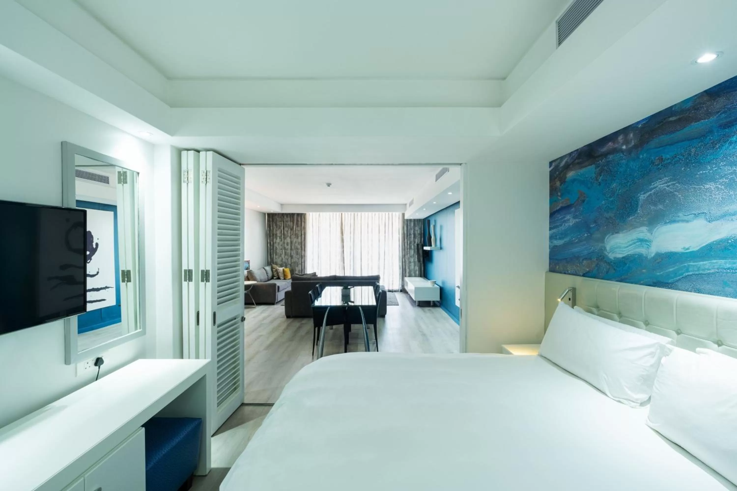 Photo of the whole room, Bed in Protea Hotel by Marriott Cape Town North Wharf