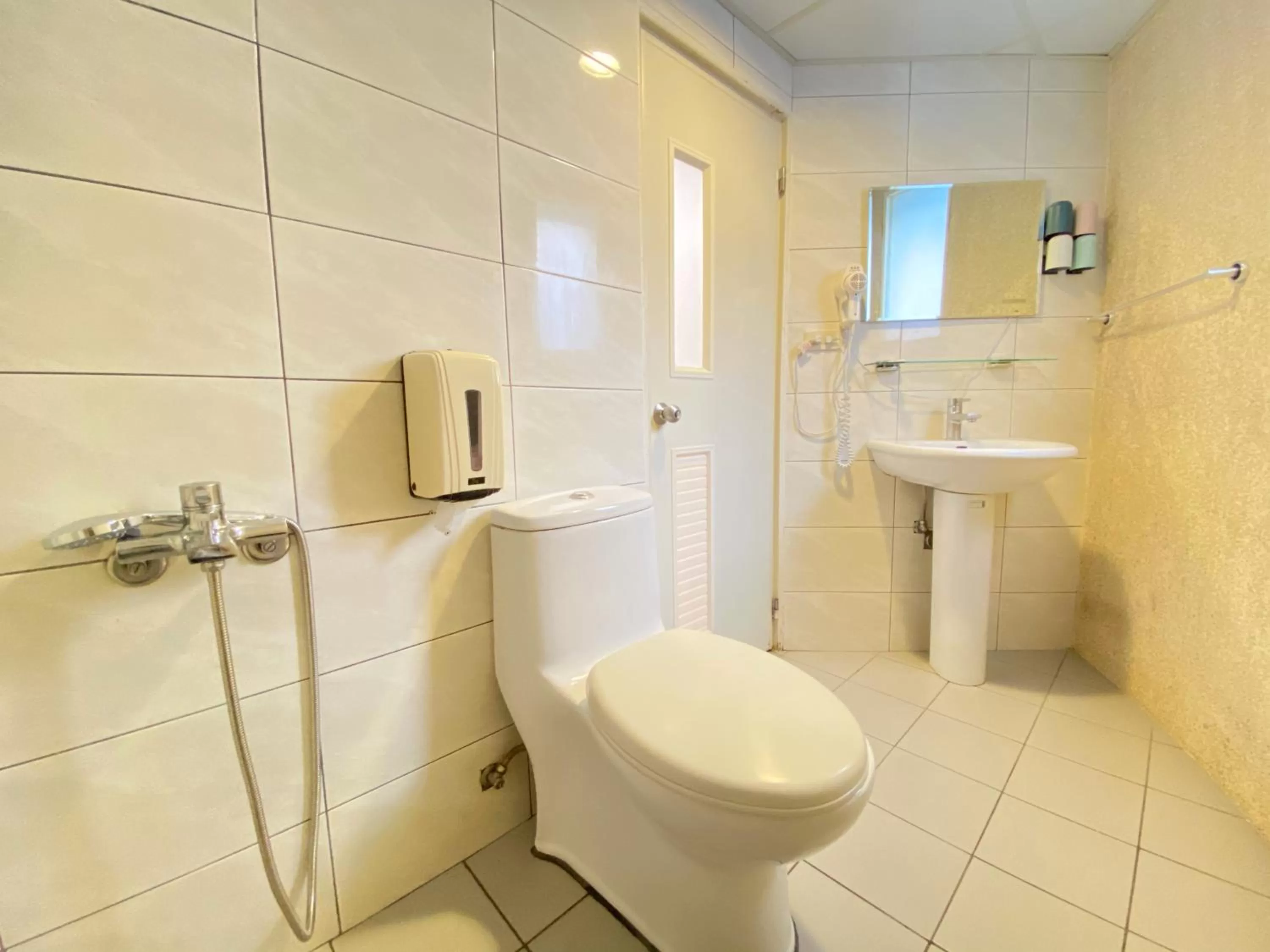 Bathroom in Sharon Inn