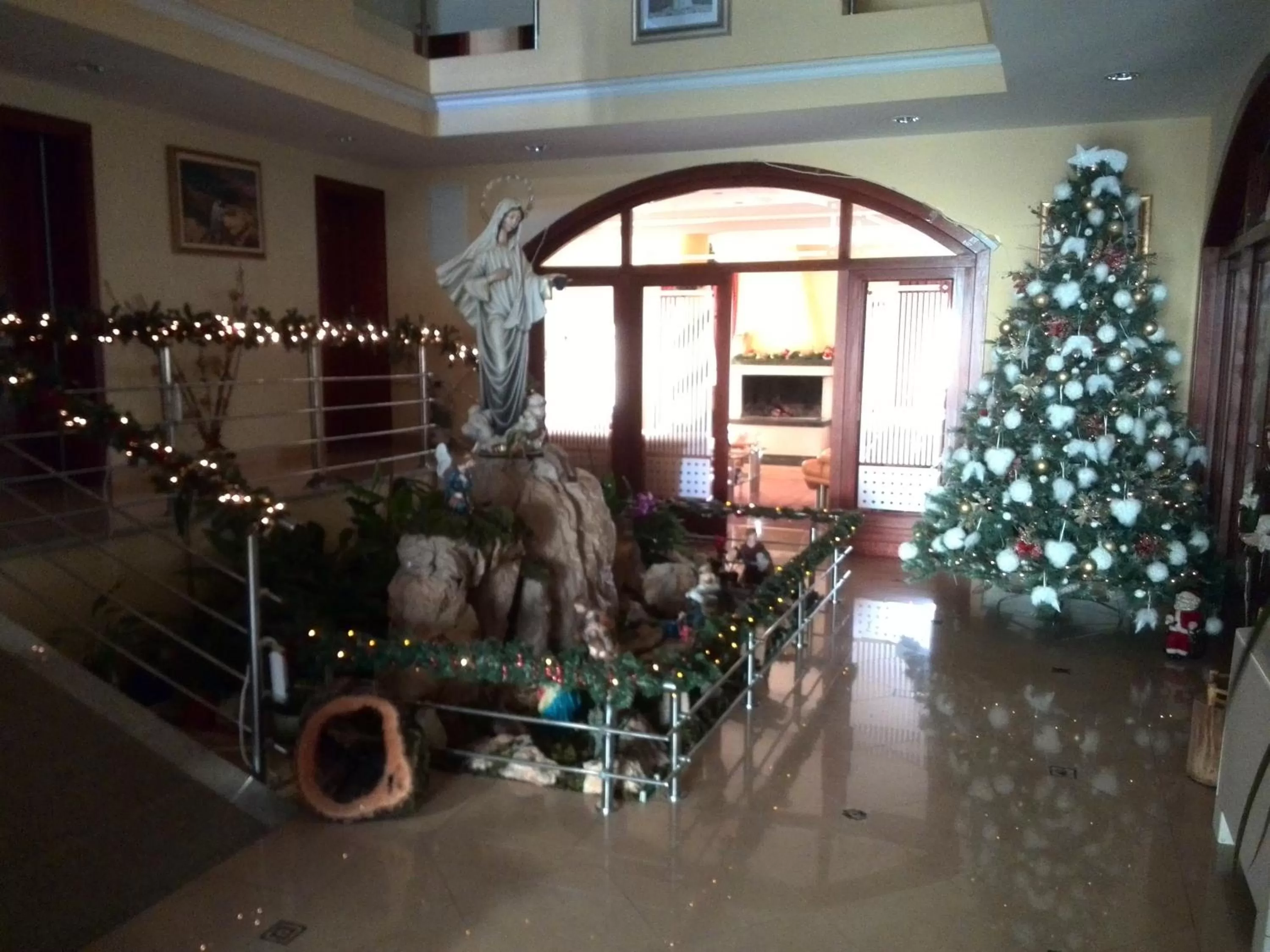 Communal lounge/ TV room, Lobby/Reception in Hotel Rosabel