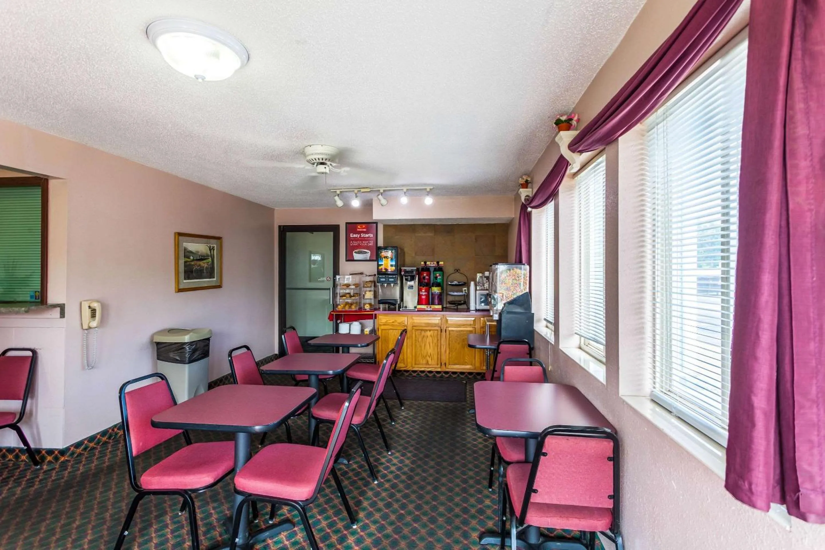 Restaurant/places to eat in Econo Lodge Lincoln
