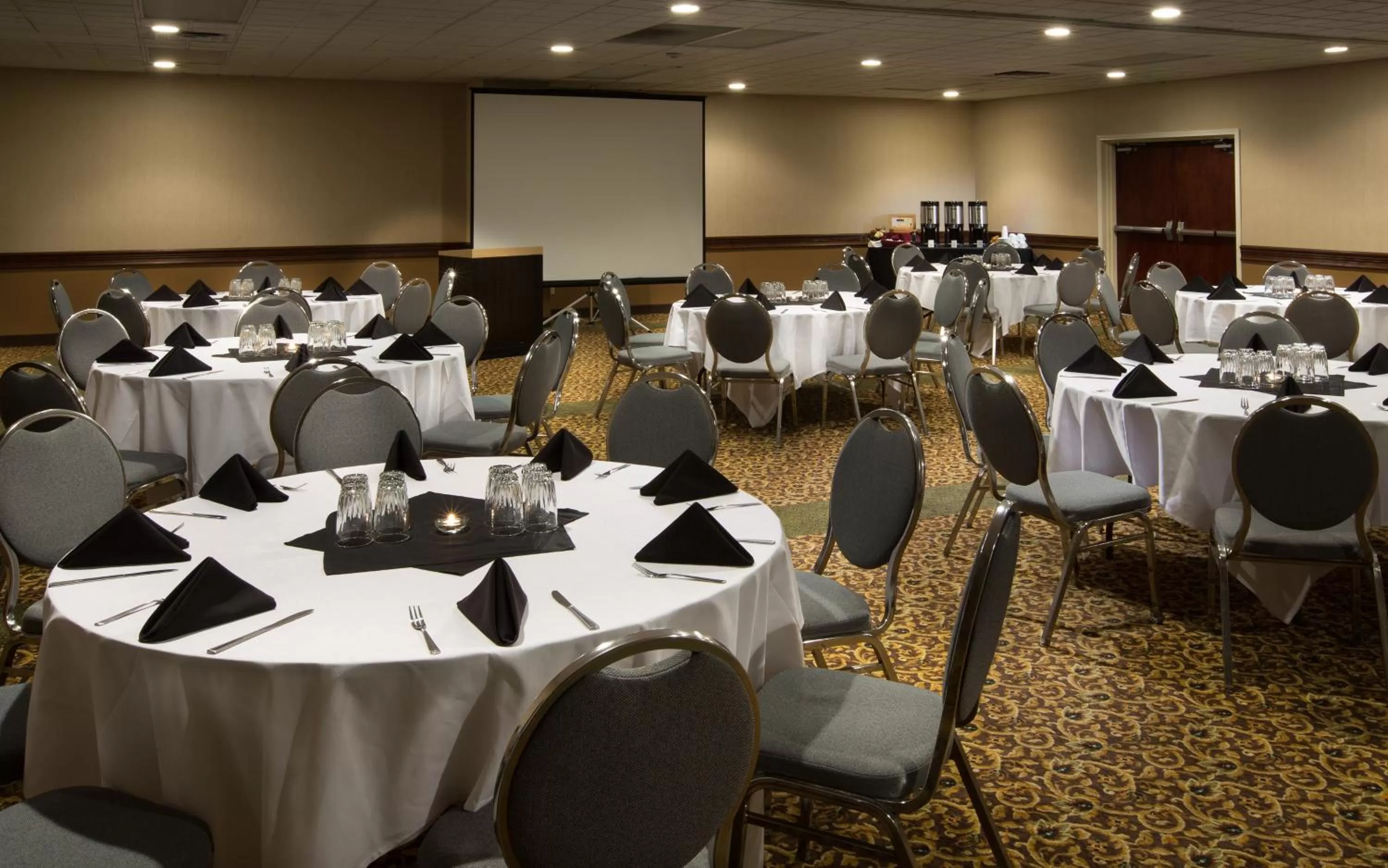 Banquet/Function facilities in Hotel 116, A Coast Hotel Bellevue