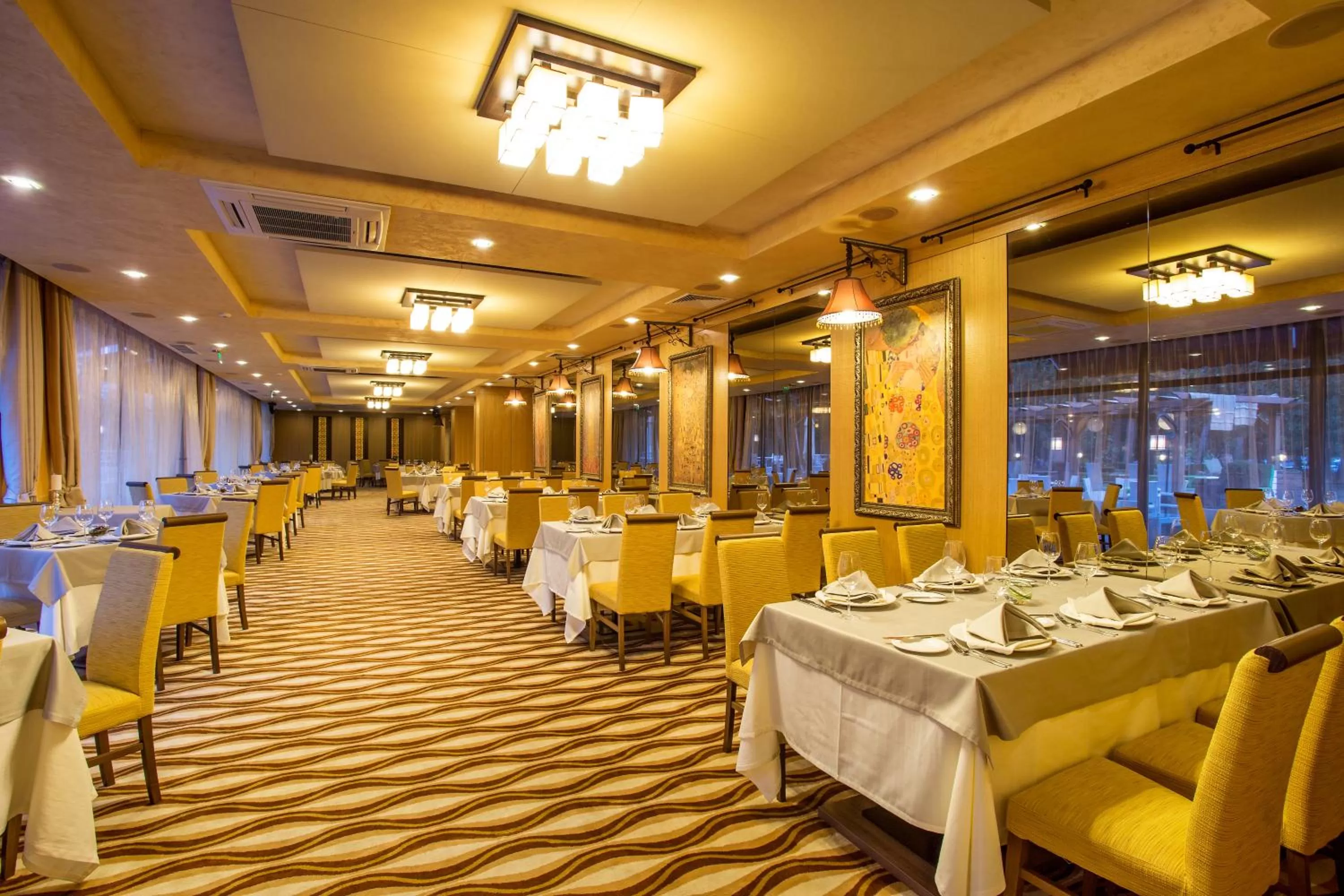 Restaurant/places to eat in Landmark Creek Hotel Plovdiv