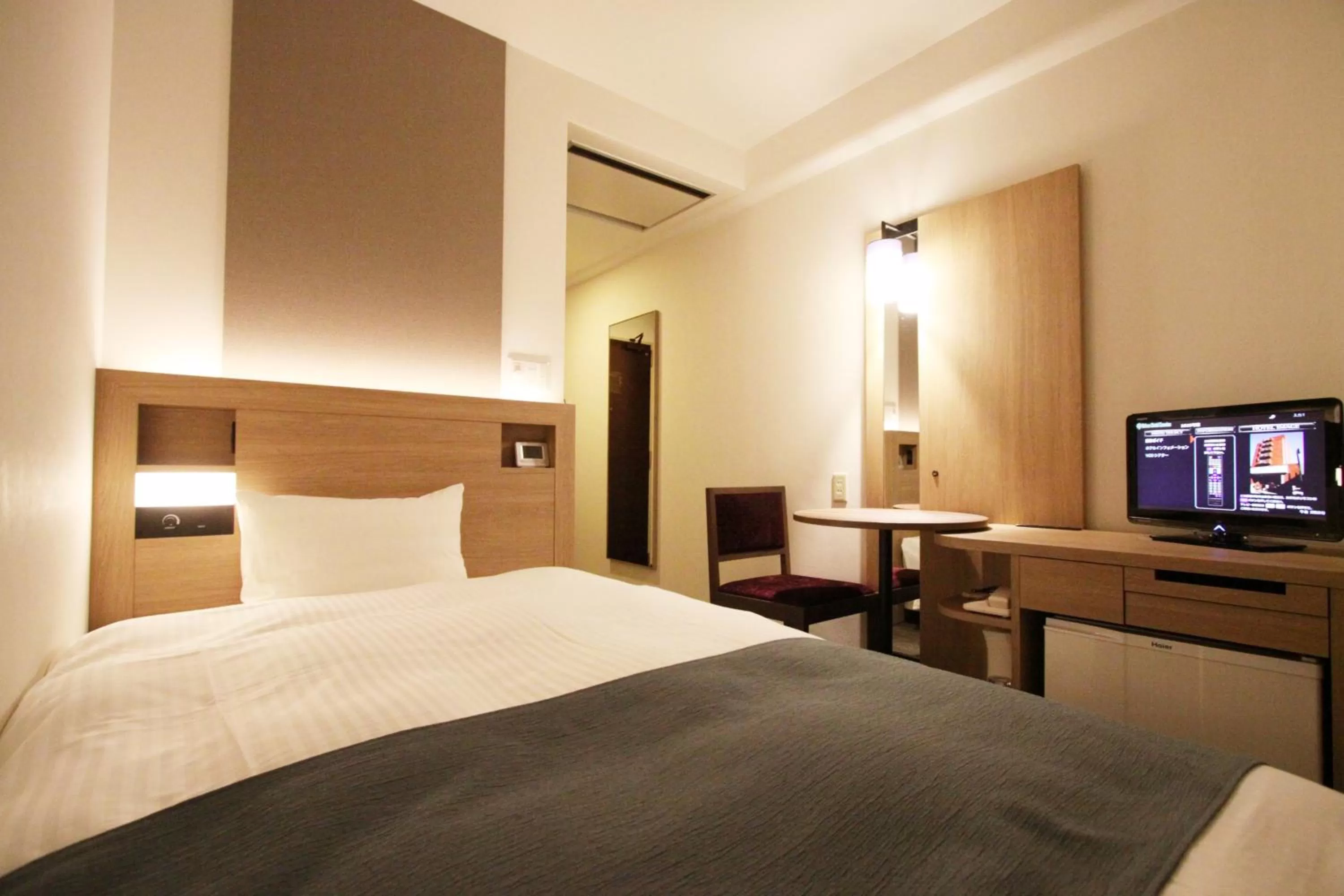 Photo of the whole room, Bed in Urban Hotel Kusatsu