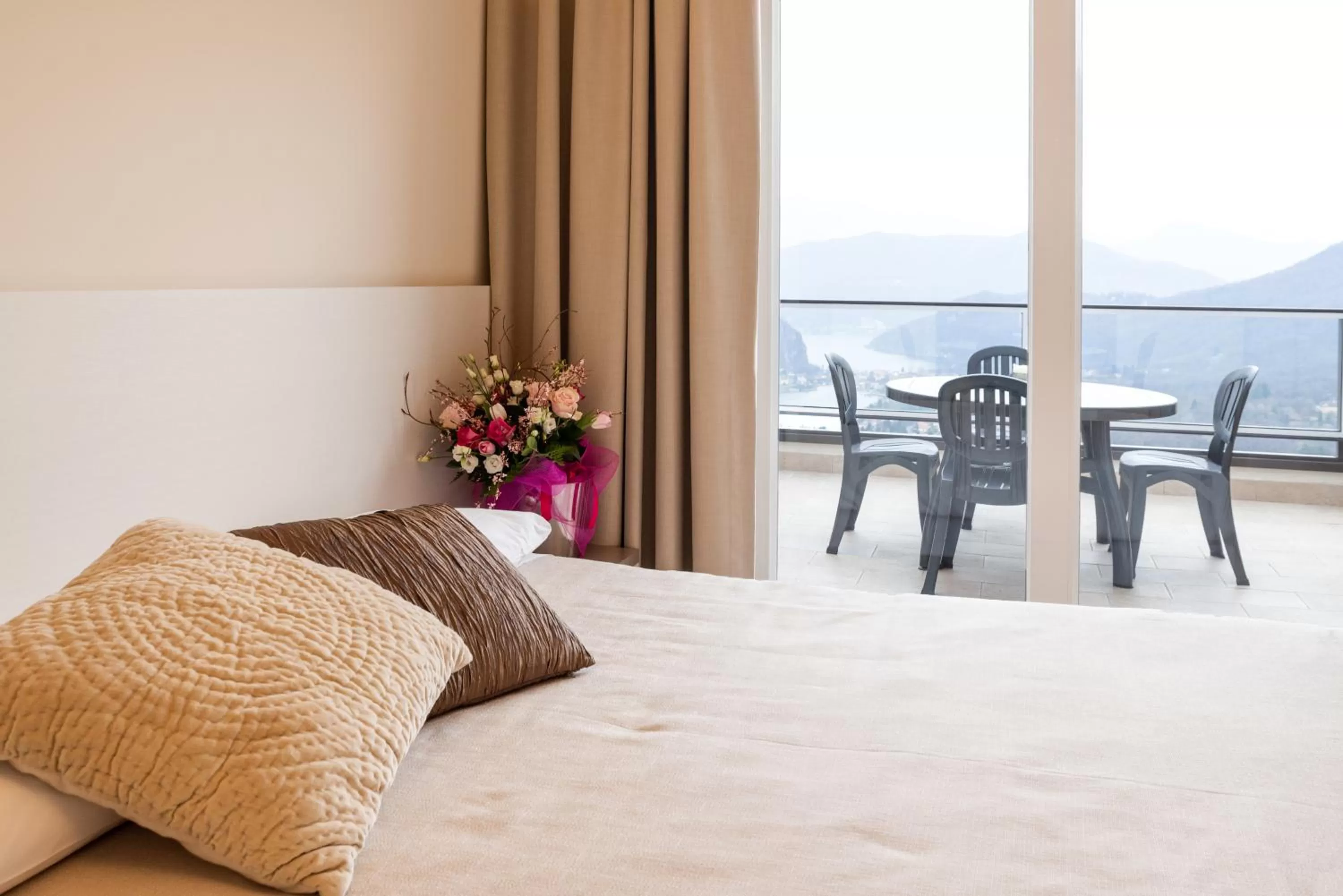 Bedroom, Bed in Stampa 1968 Hotel e Ristorante