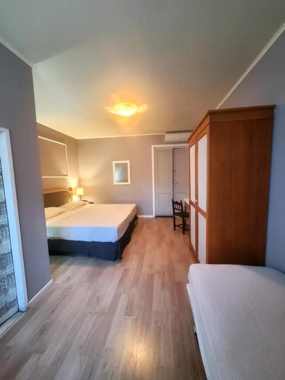 Photo of the whole room, Bed in Hotel Fedora