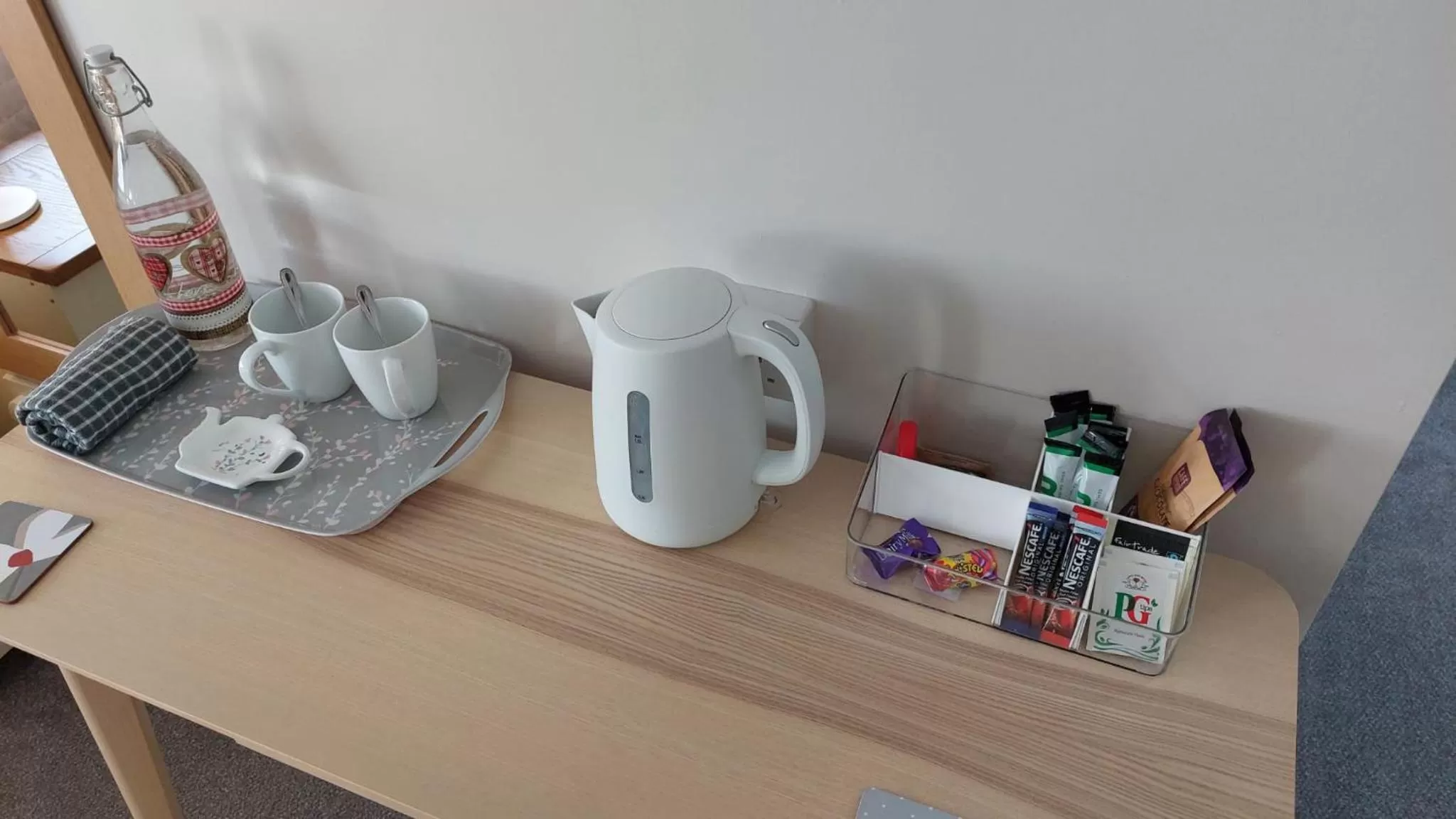 Coffee/tea facilities in Westwood Lodge B & B Boston