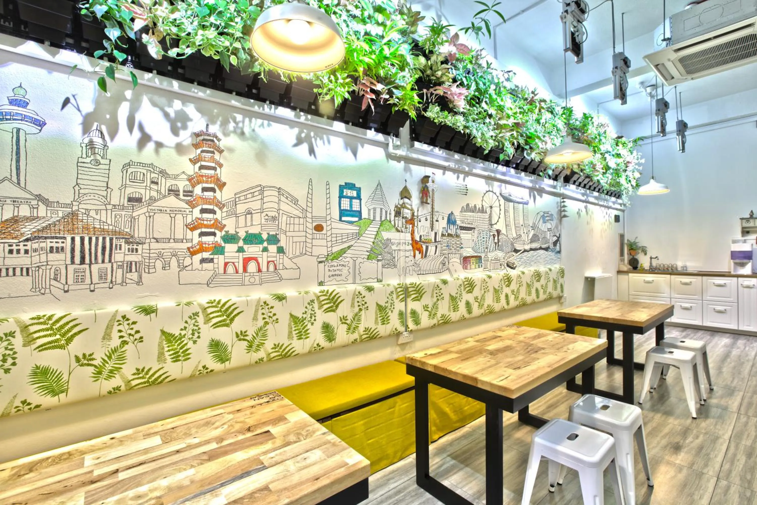 Communal lounge/ TV room in Dream Lodge