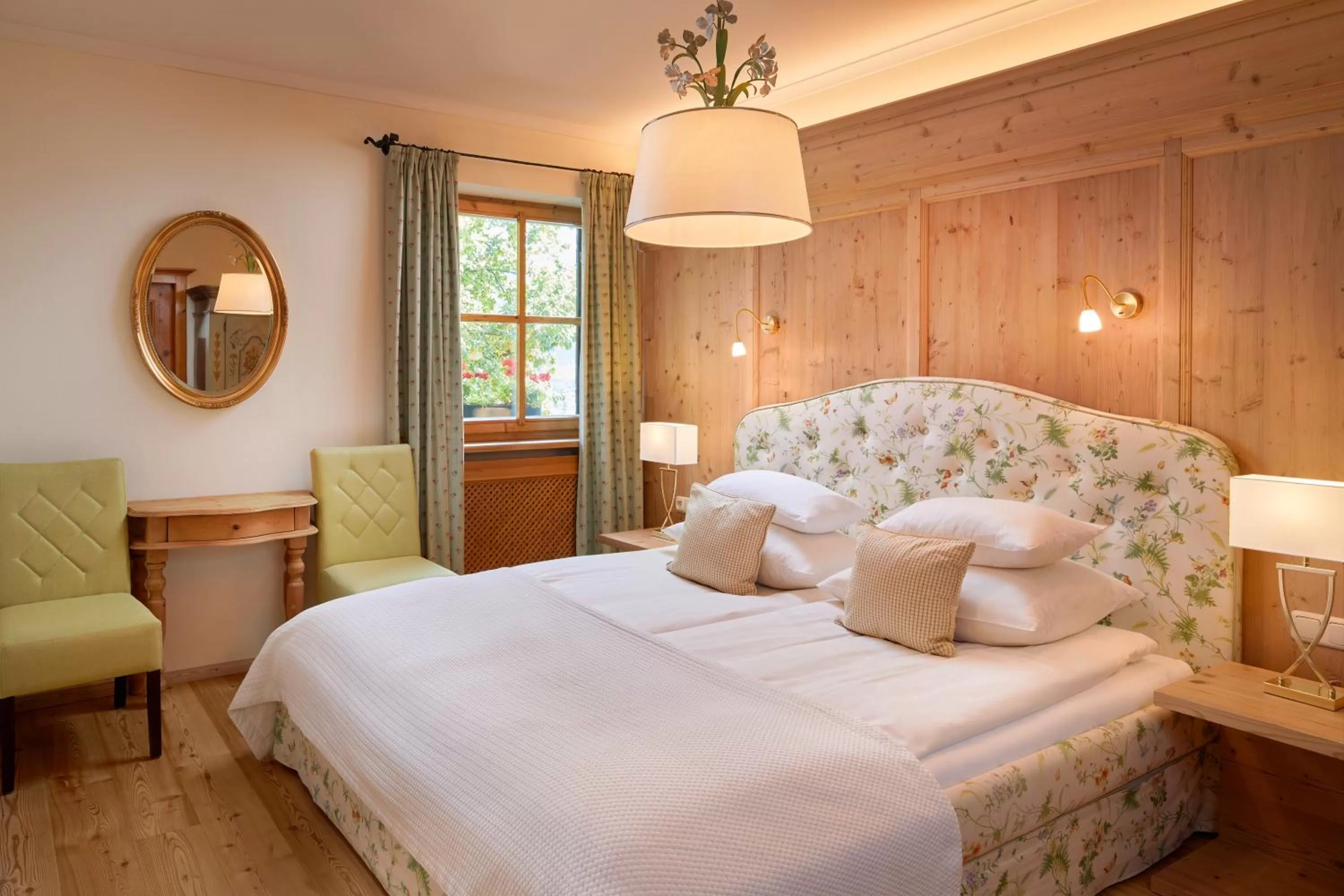 Bed in Landsitz Römerhof - Hotel Apartments