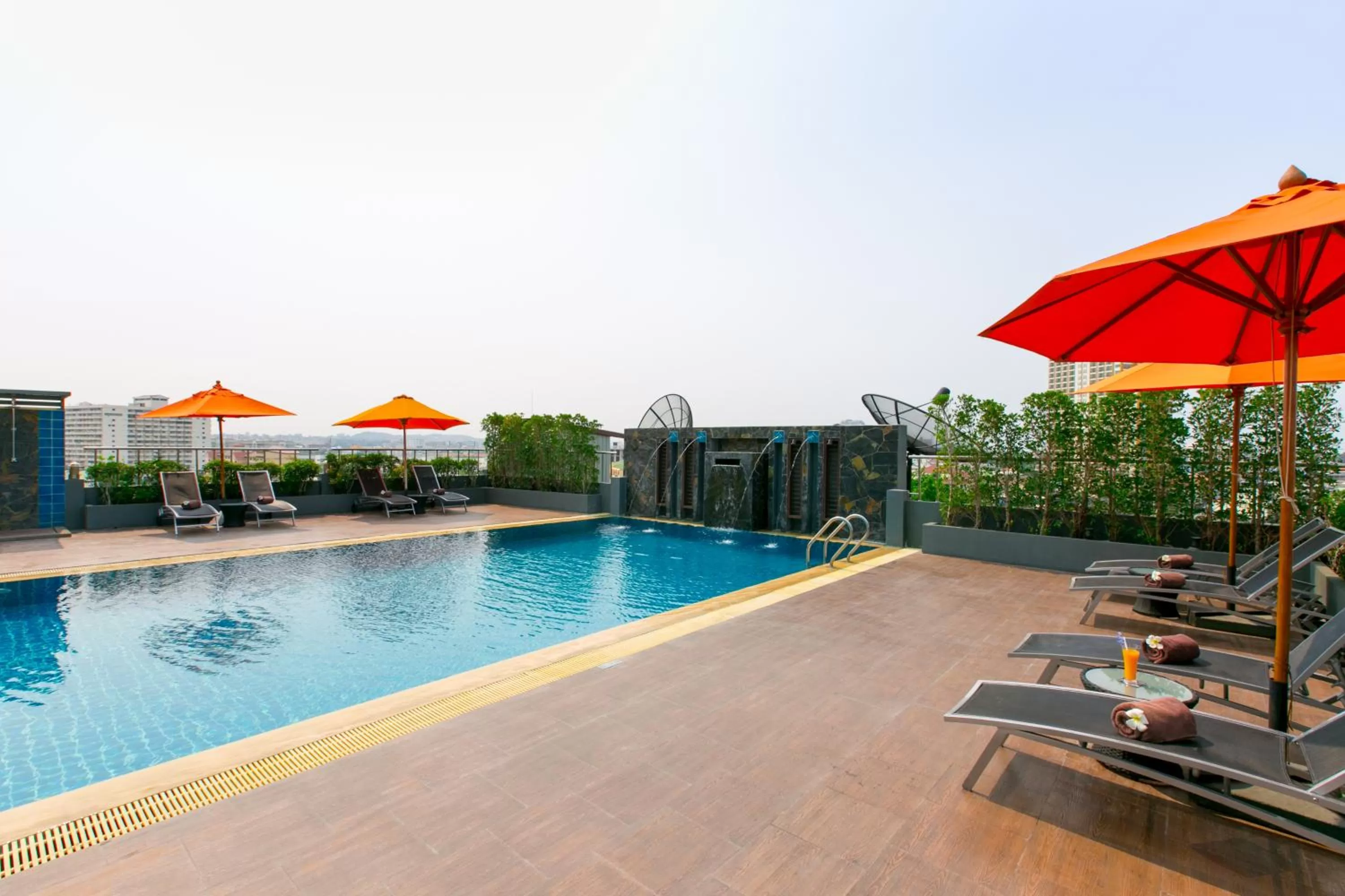 Swimming pool in Adelphi Pattaya