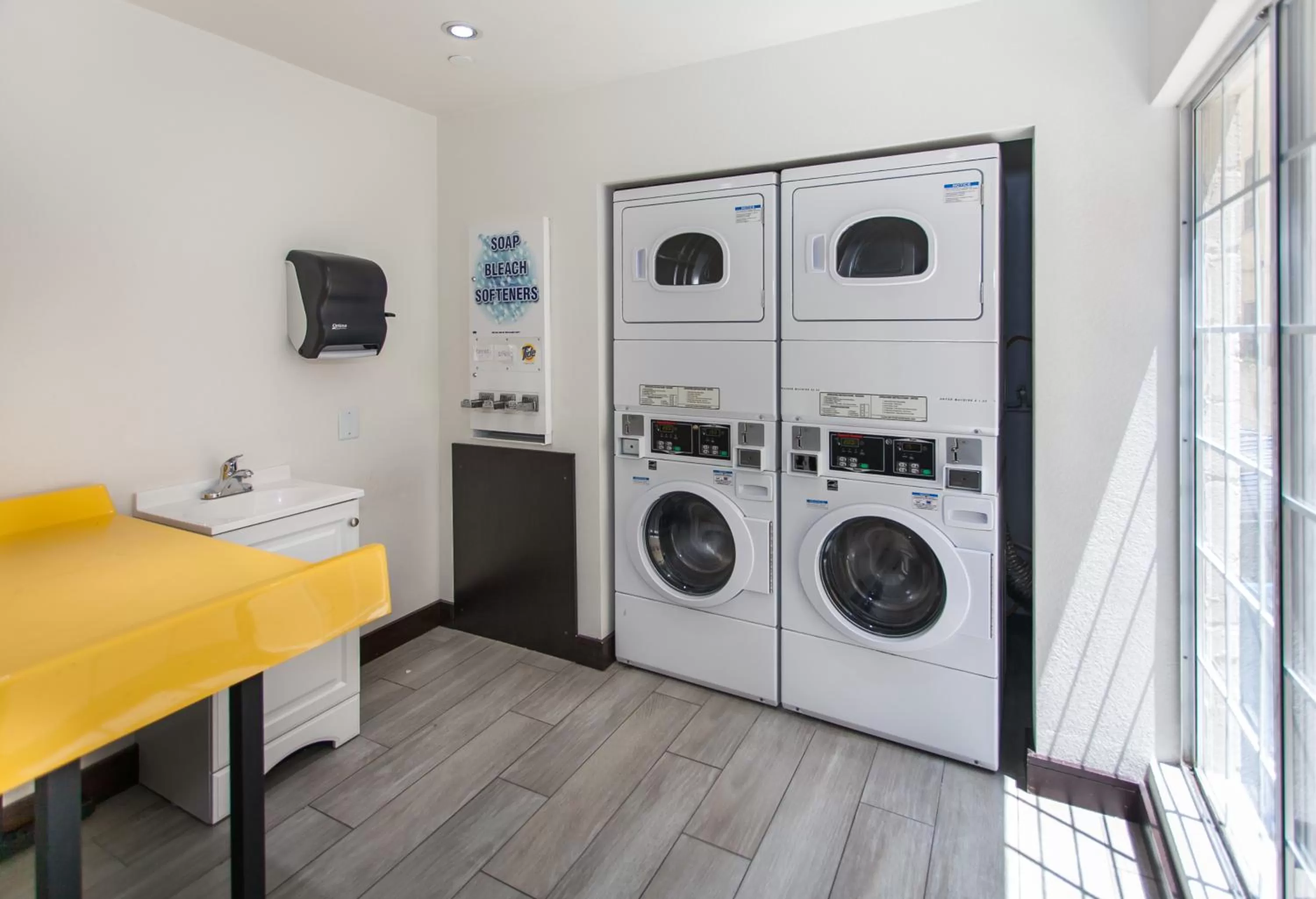 Area and facilities in Motel 6 Hollywood