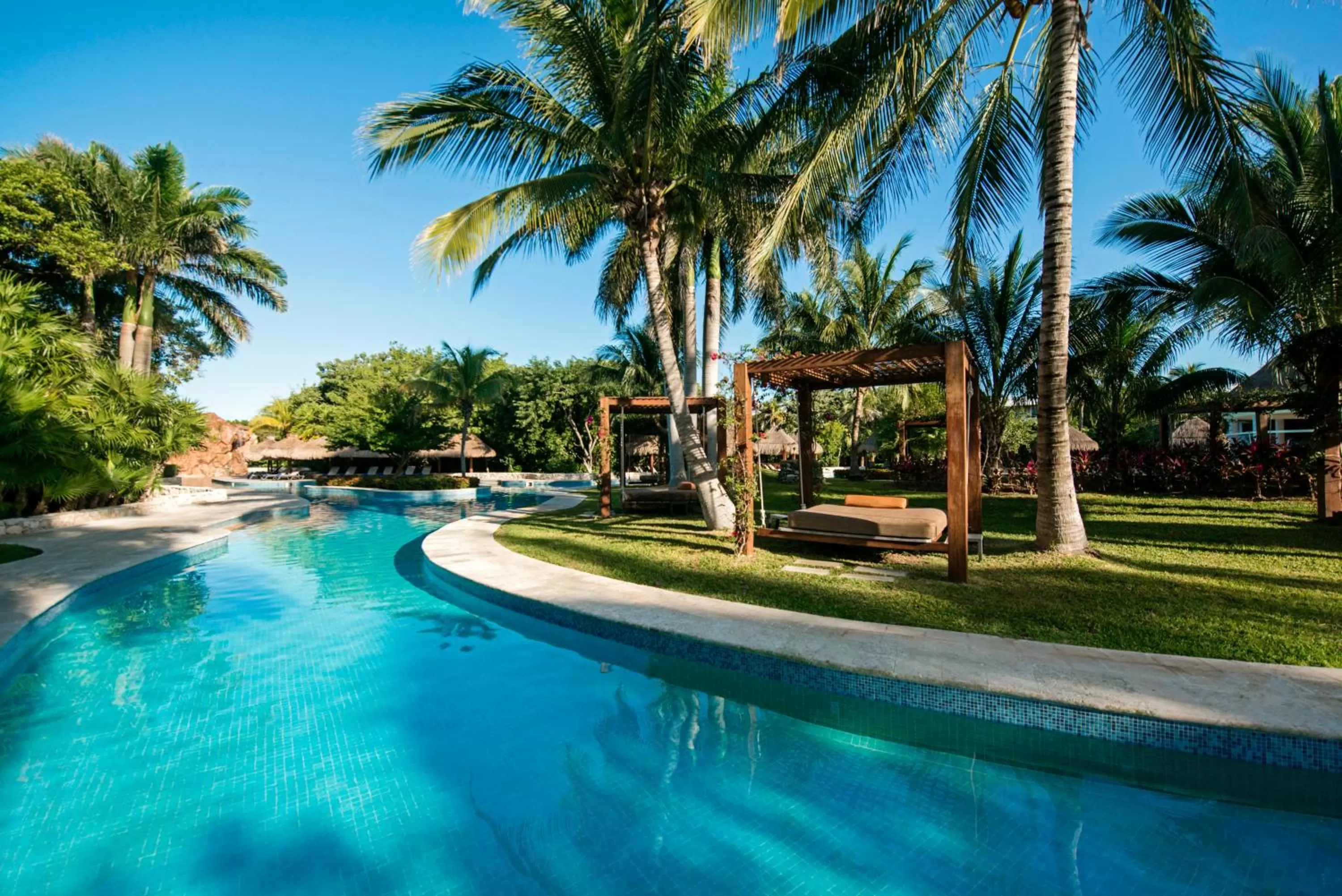 Swimming pool in Iberostar Waves Paraíso Beach - All Inclusive