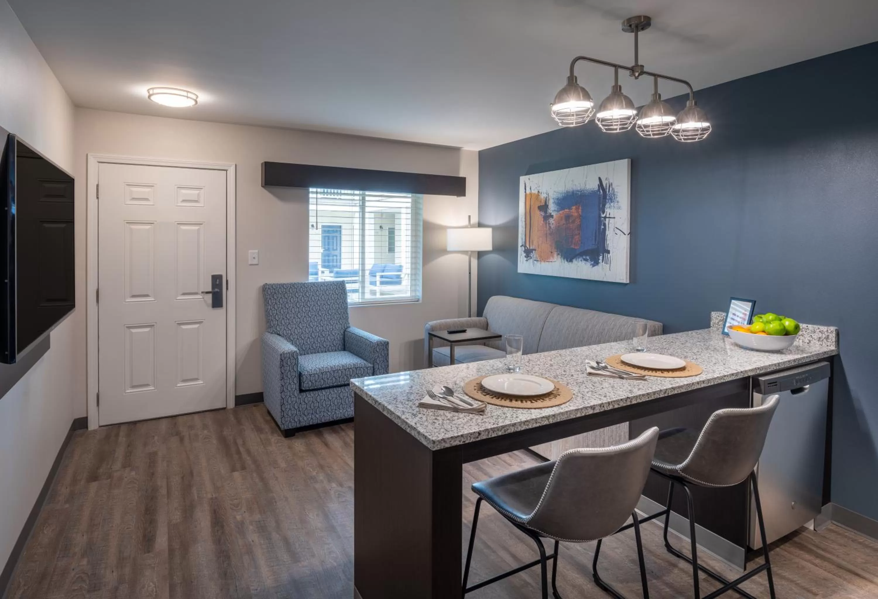 Kitchen or kitchenette in stayAPT Suites Alexandria-Fort Belvoir